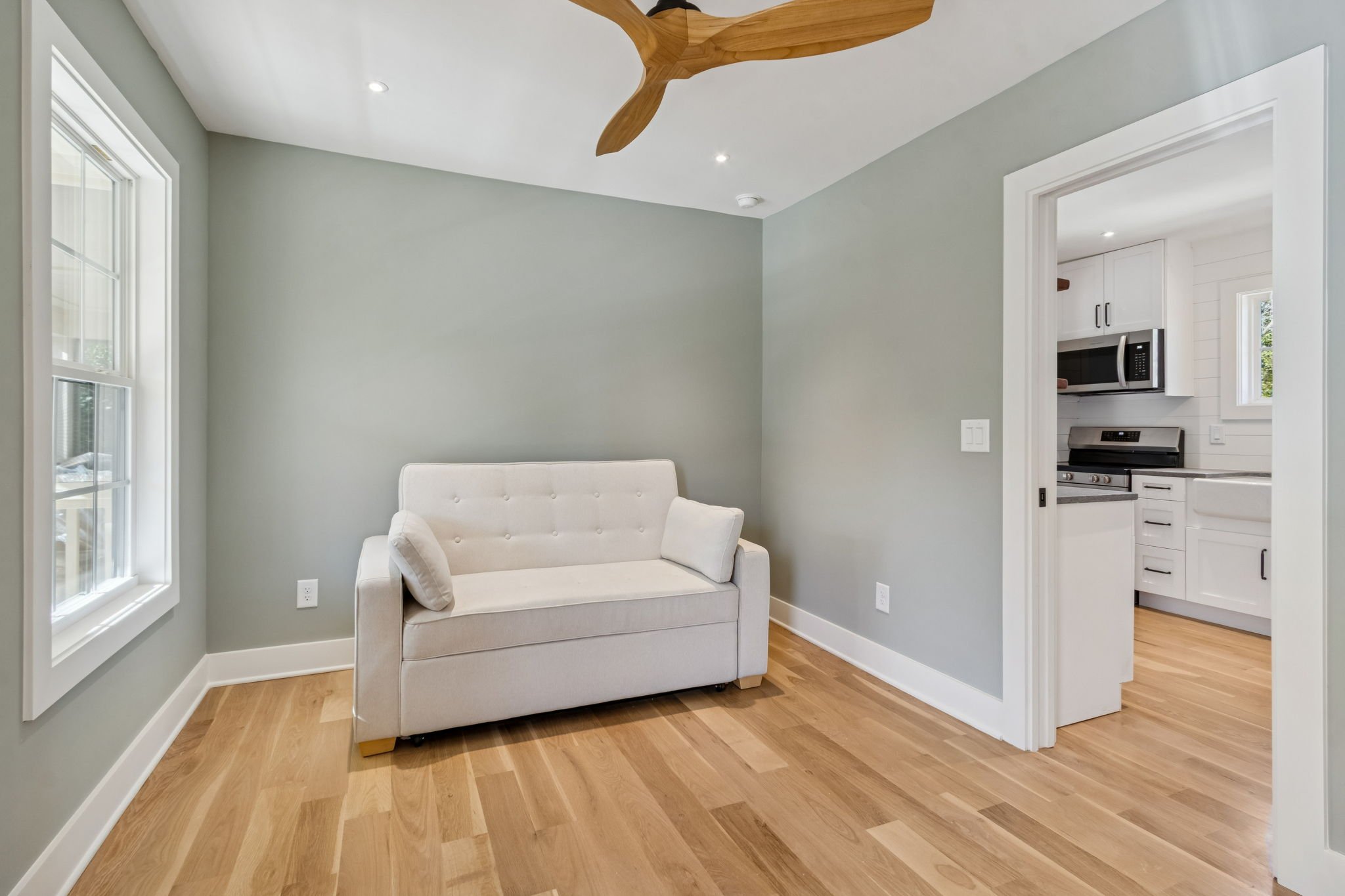 15-web-or-mls-1320 Harvard Rd-2.JPG