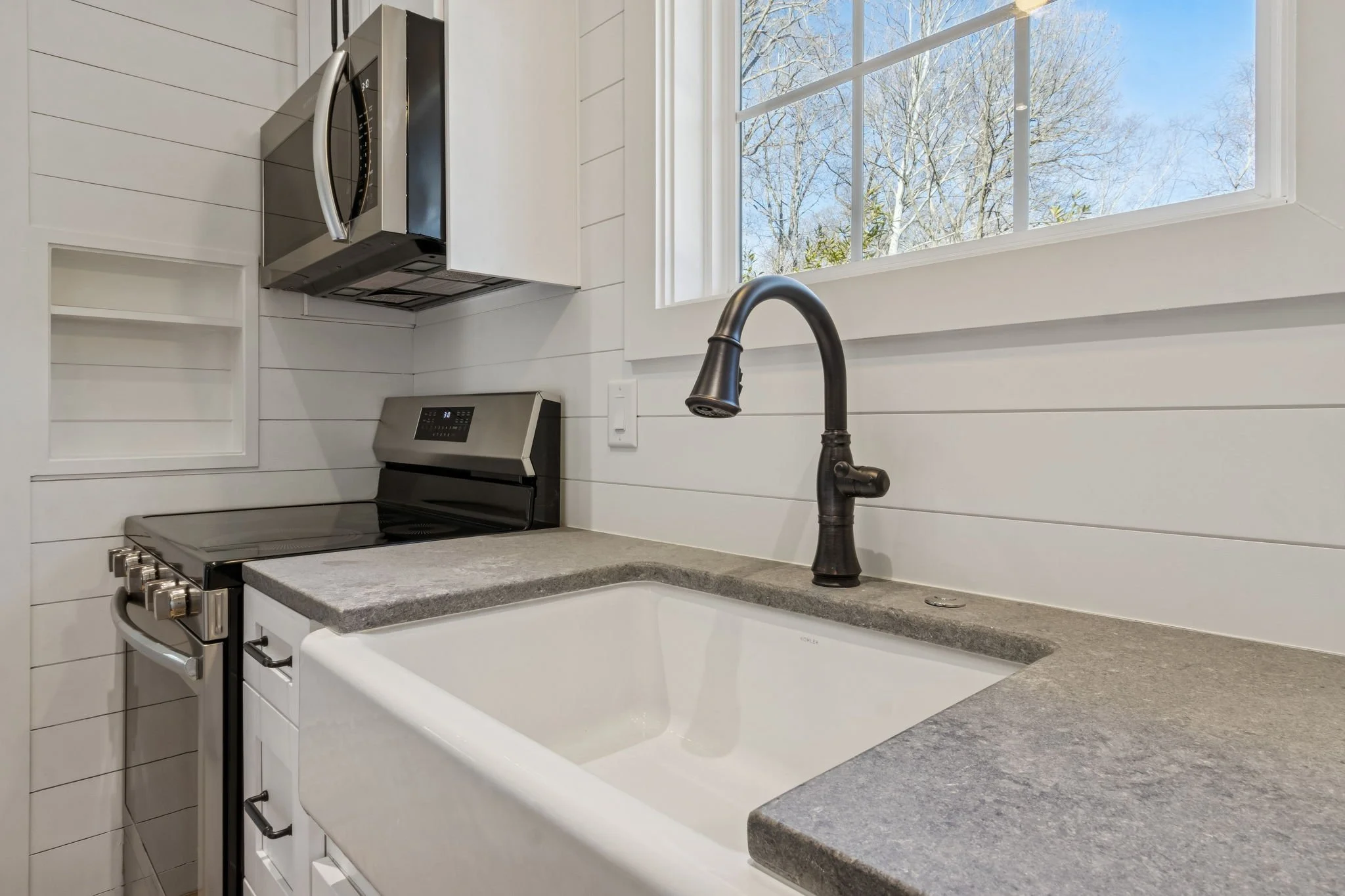 23-web-or-mls-1320 Harvard Rd-10.JPG
