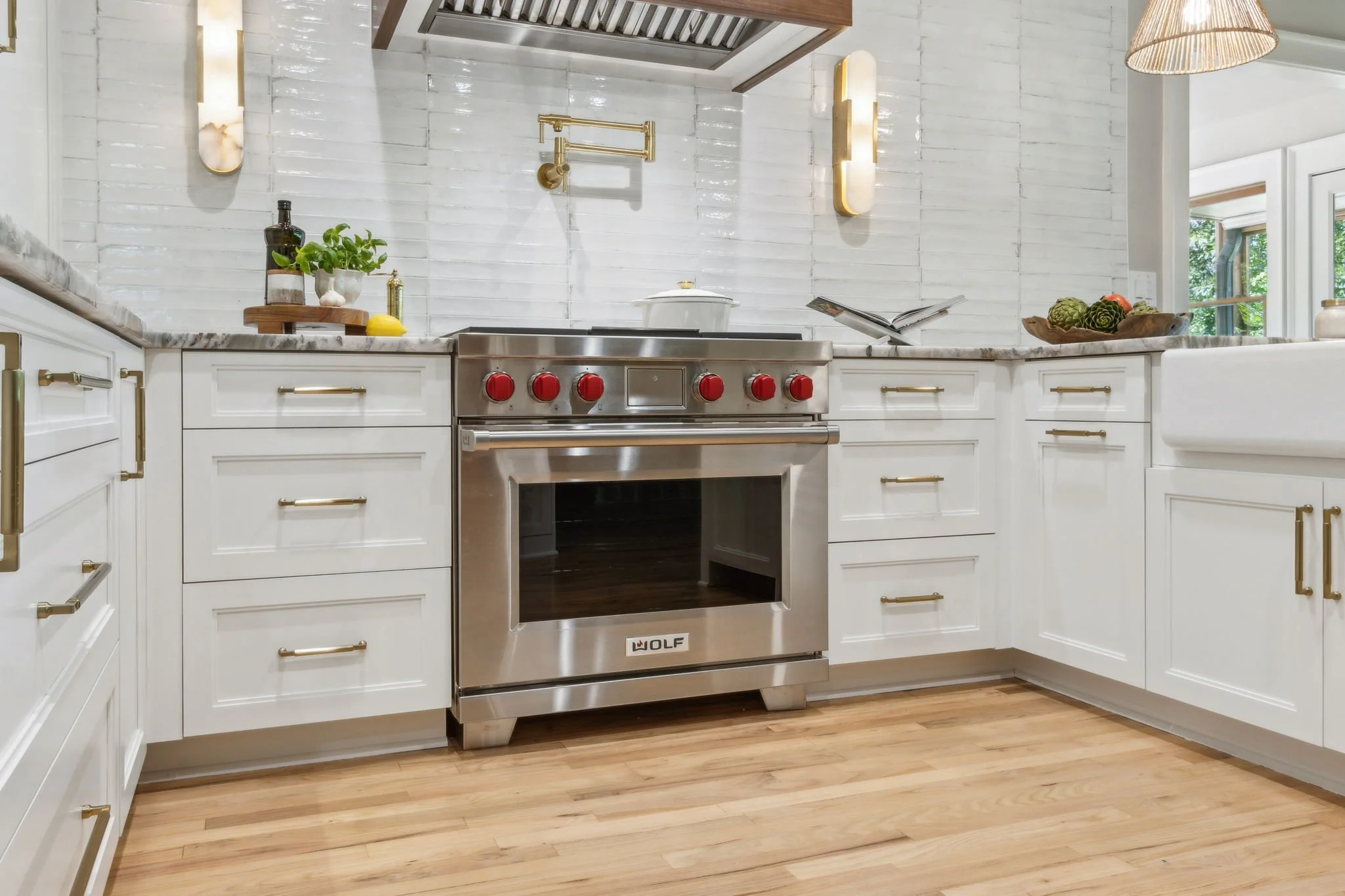 80-web-or-mls-4876 Newton Dr-29.jpg