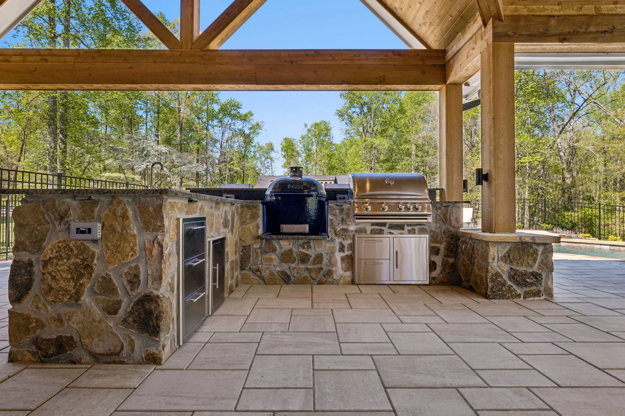 12-web-or-mls-4876 Newton Dr-12.JPG