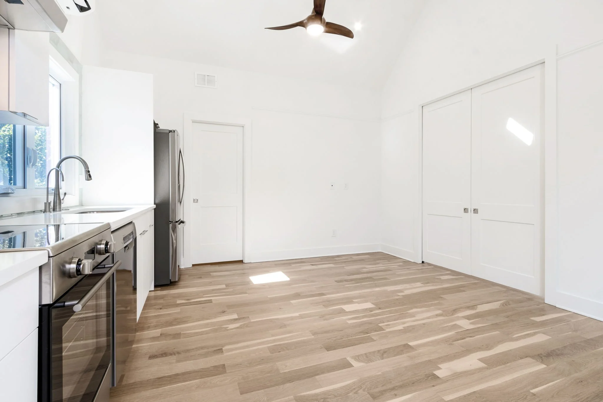 16-web-or-mls-127 Clarion Ave-16.JPG