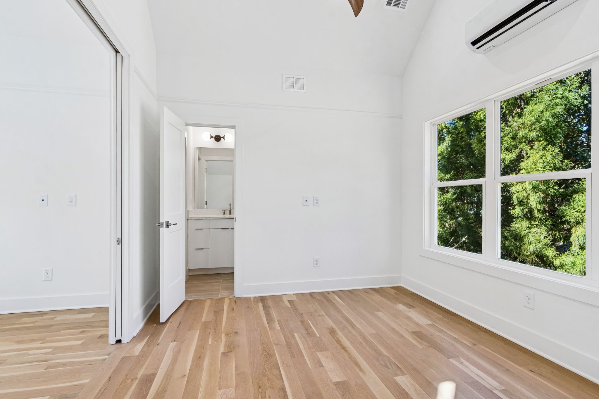 34-web-or-mls-127 Clarion Ave-34.JPG