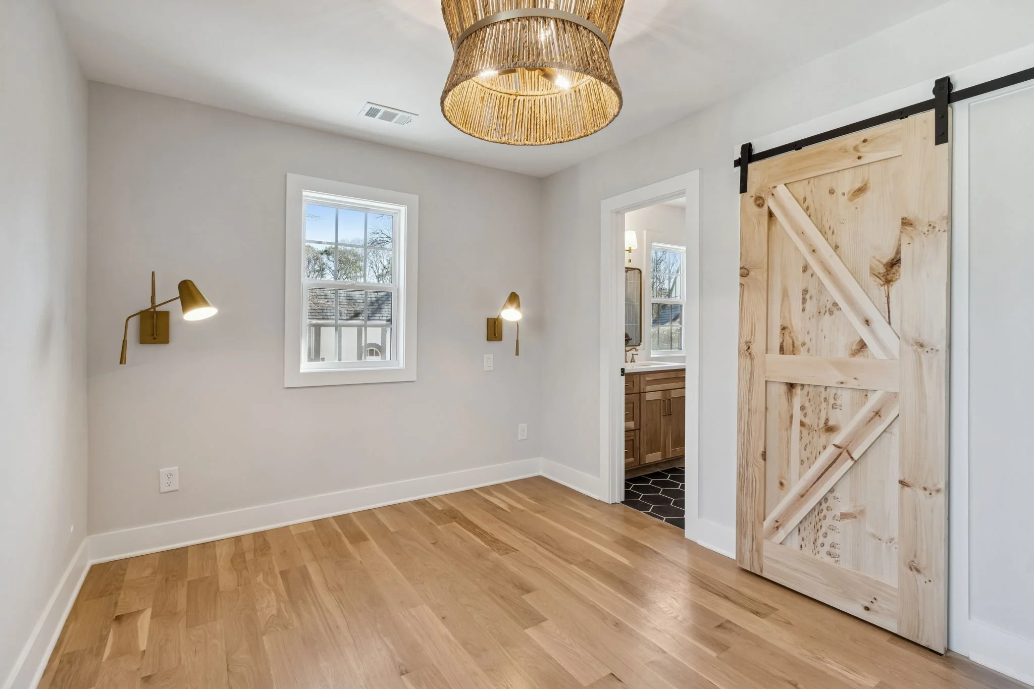 35-web-or-mls-1320 Harvard Rd-22.JPG