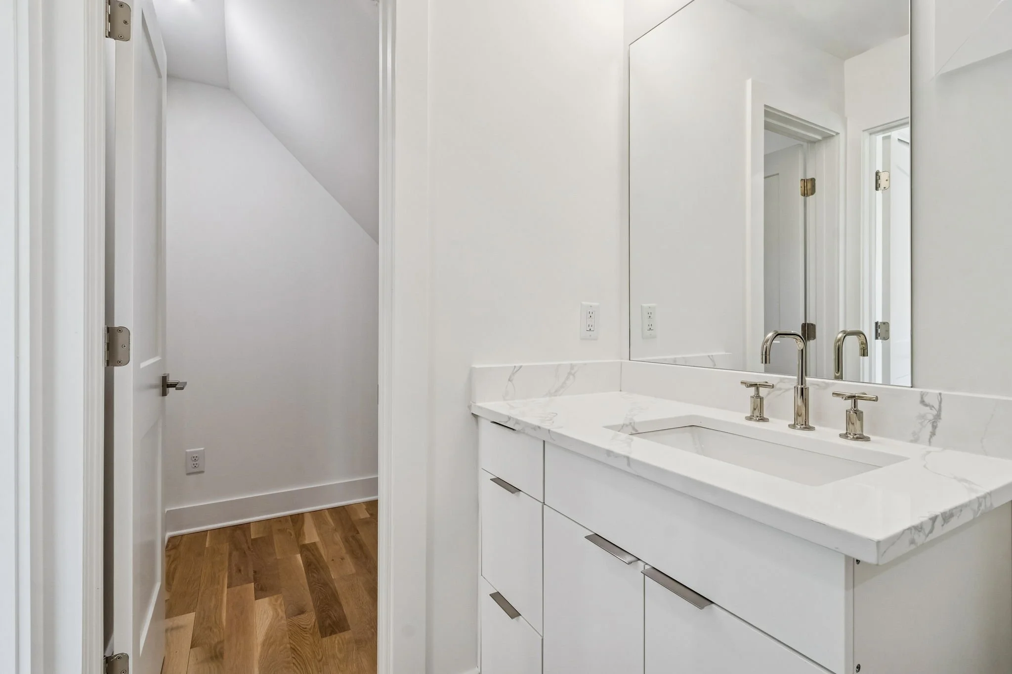 43-web-or-mls-127 Clarion Ave-43.JPG