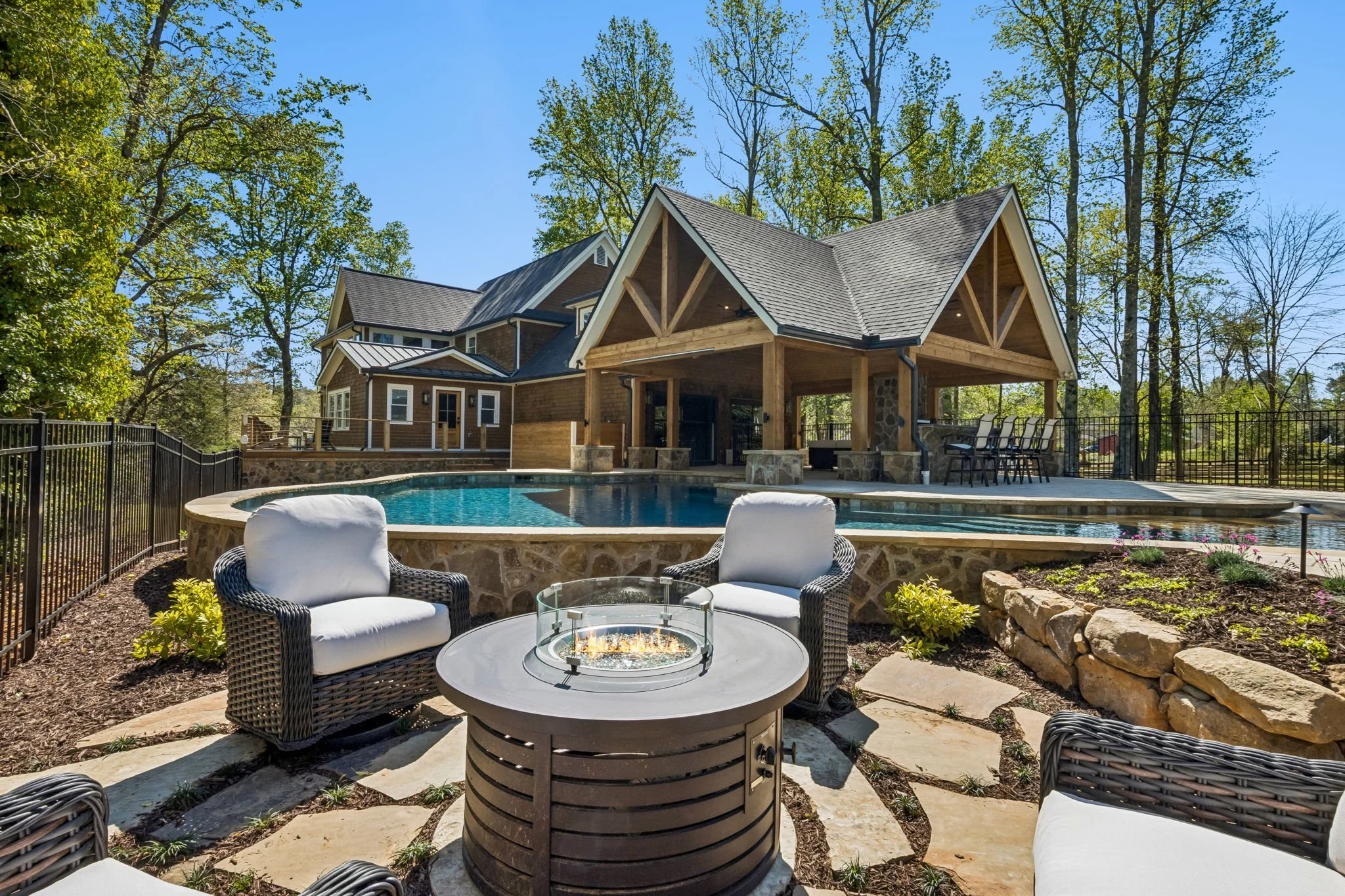 5-web-or-mls-4876 Newton Dr-5.JPG