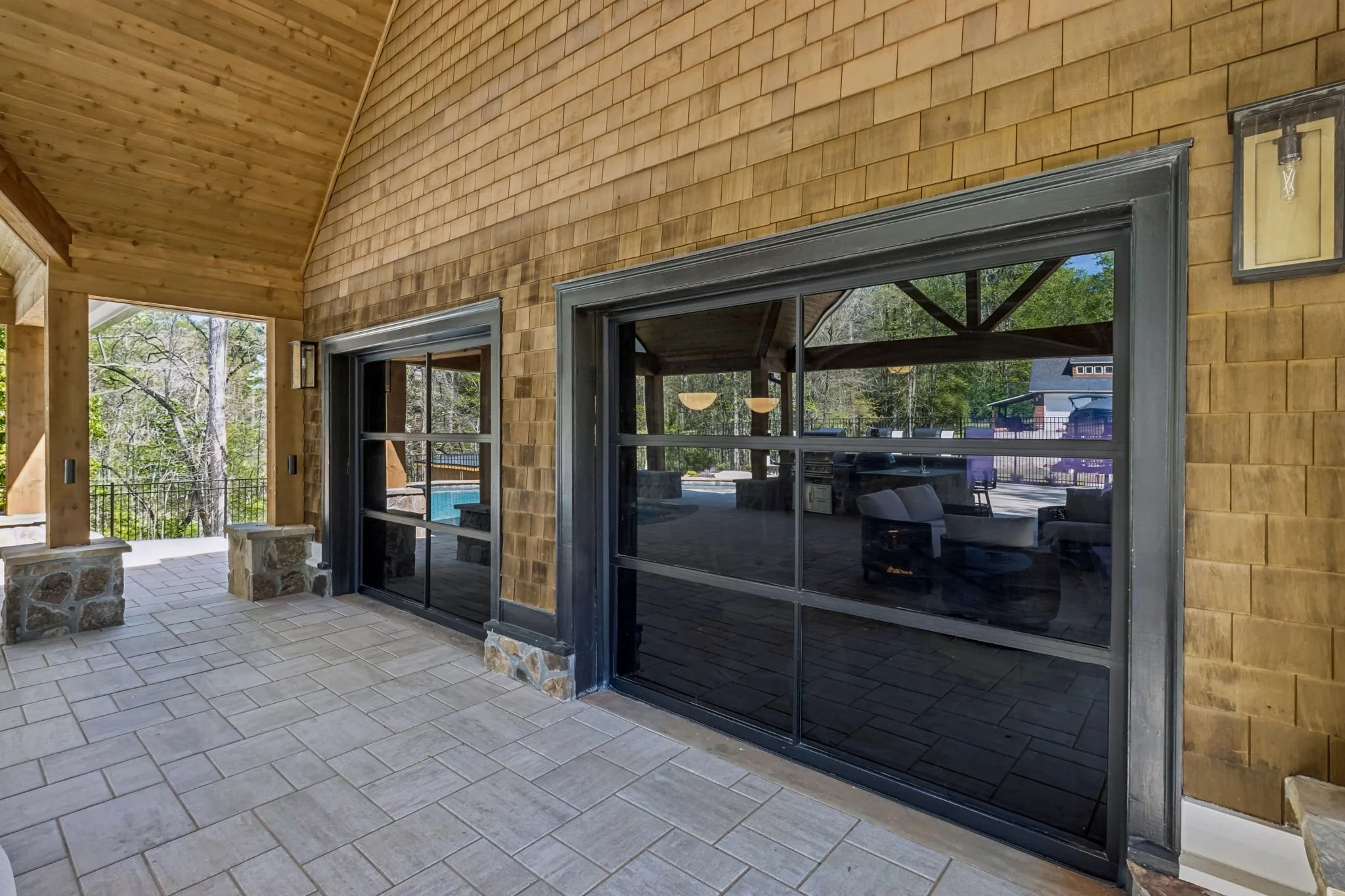 24-web-or-mls-4876 Newton Dr-24.JPG