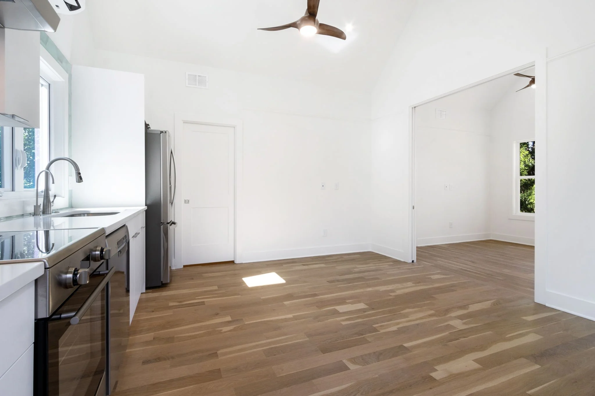 18-web-or-mls-127 Clarion Ave-18.JPG