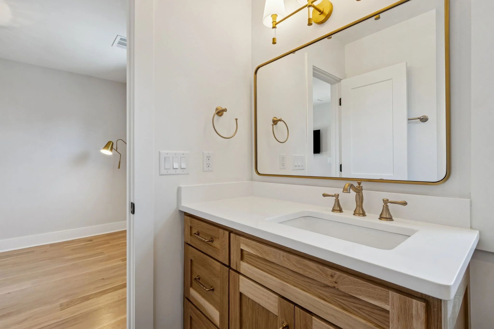 41-web-or-mls-1320 Harvard Rd-28.JPG
