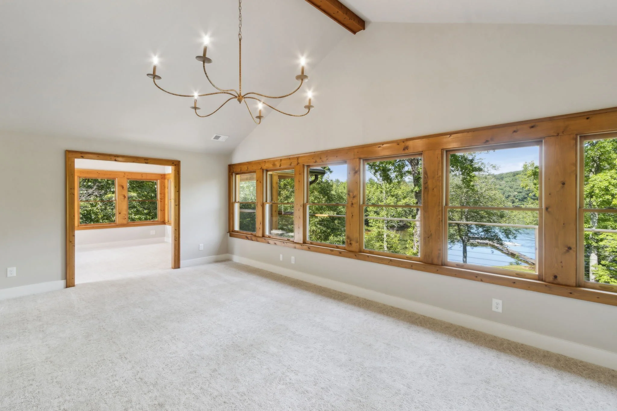 112-web-or-mls-4876 Newton Dr-61.jpg