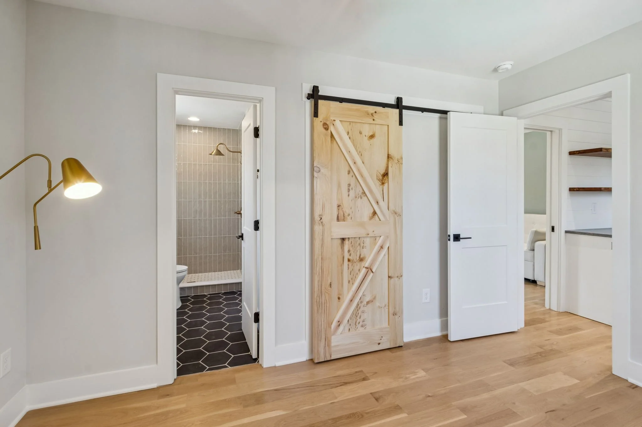 37-web-or-mls-1320 Harvard Rd-24.JPG
