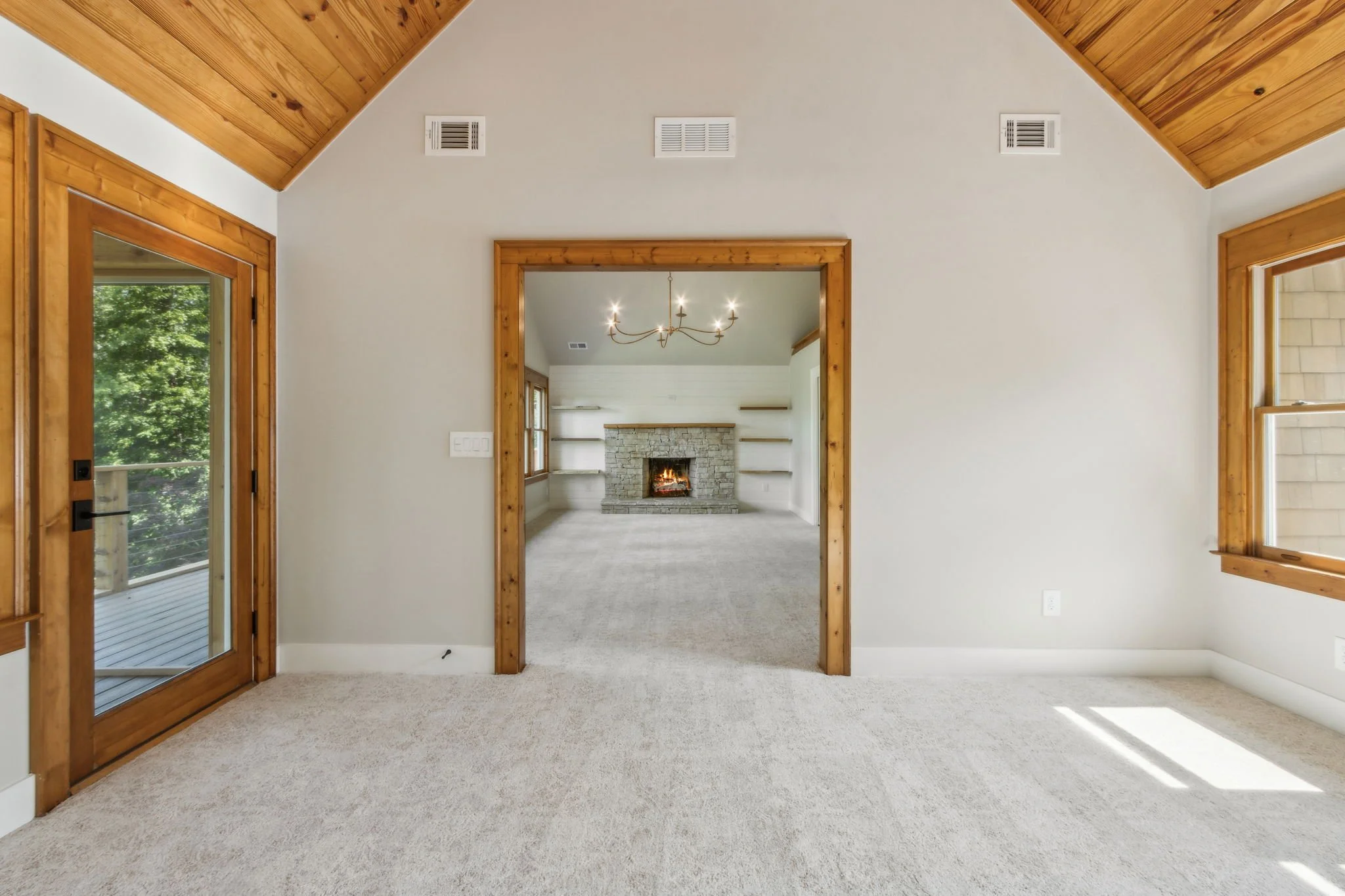 108-web-or-mls-4876 Newton Dr-57.jpg