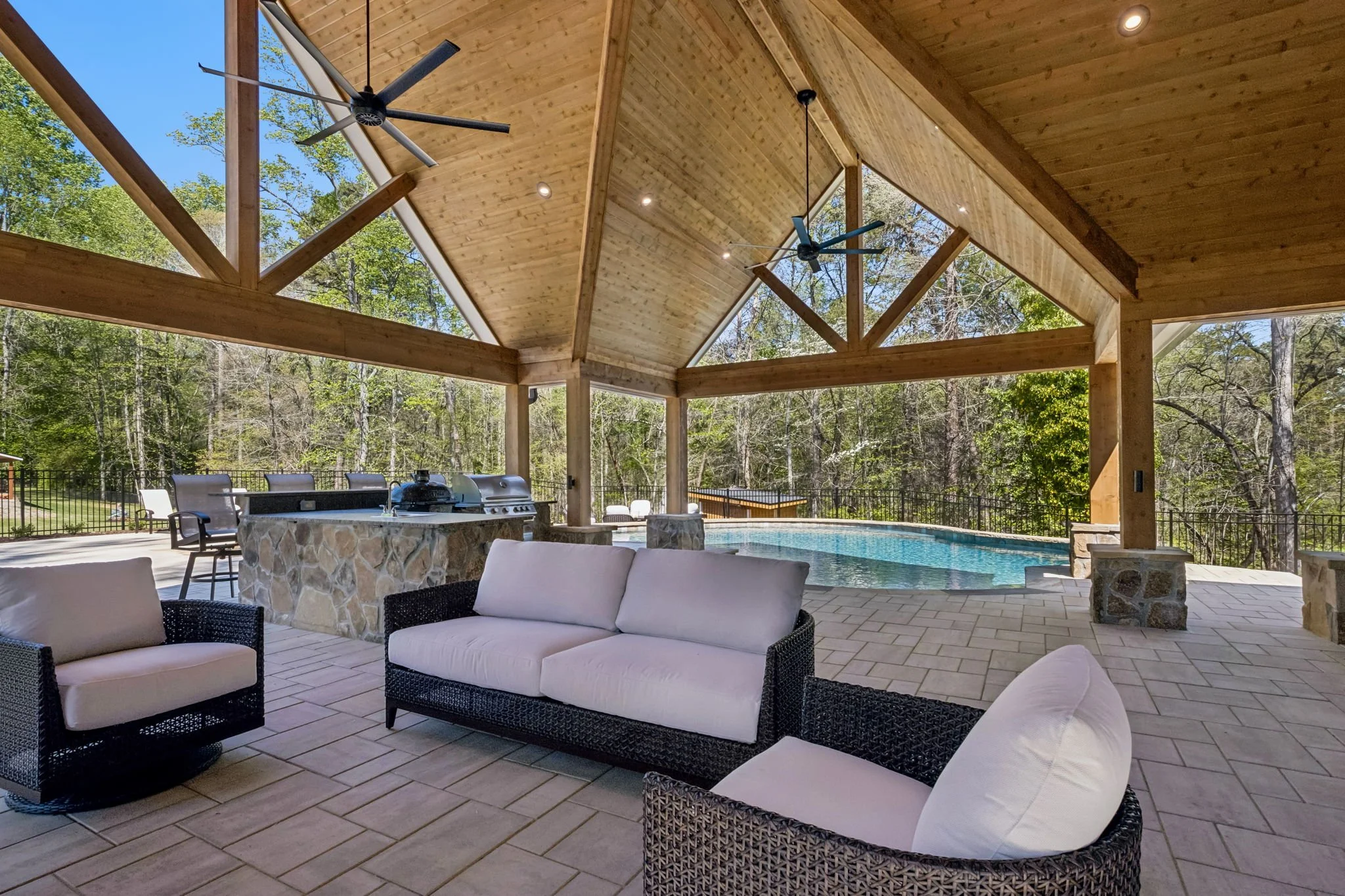 18-web-or-mls-4876 Newton Dr-18.JPG