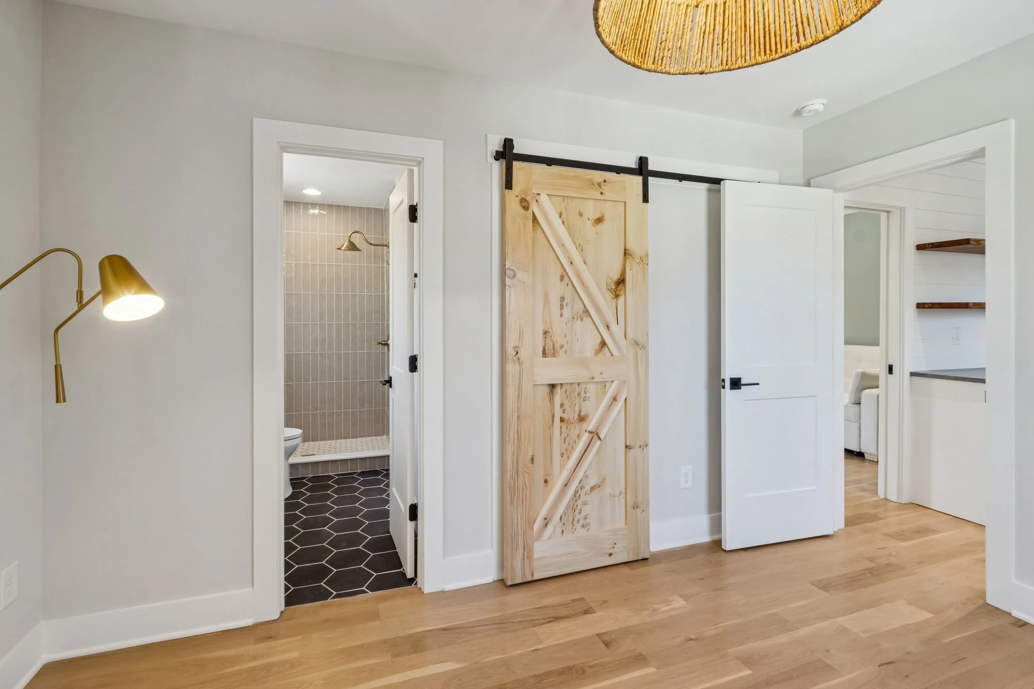 36-web-or-mls-1320 Harvard Rd-23.JPG