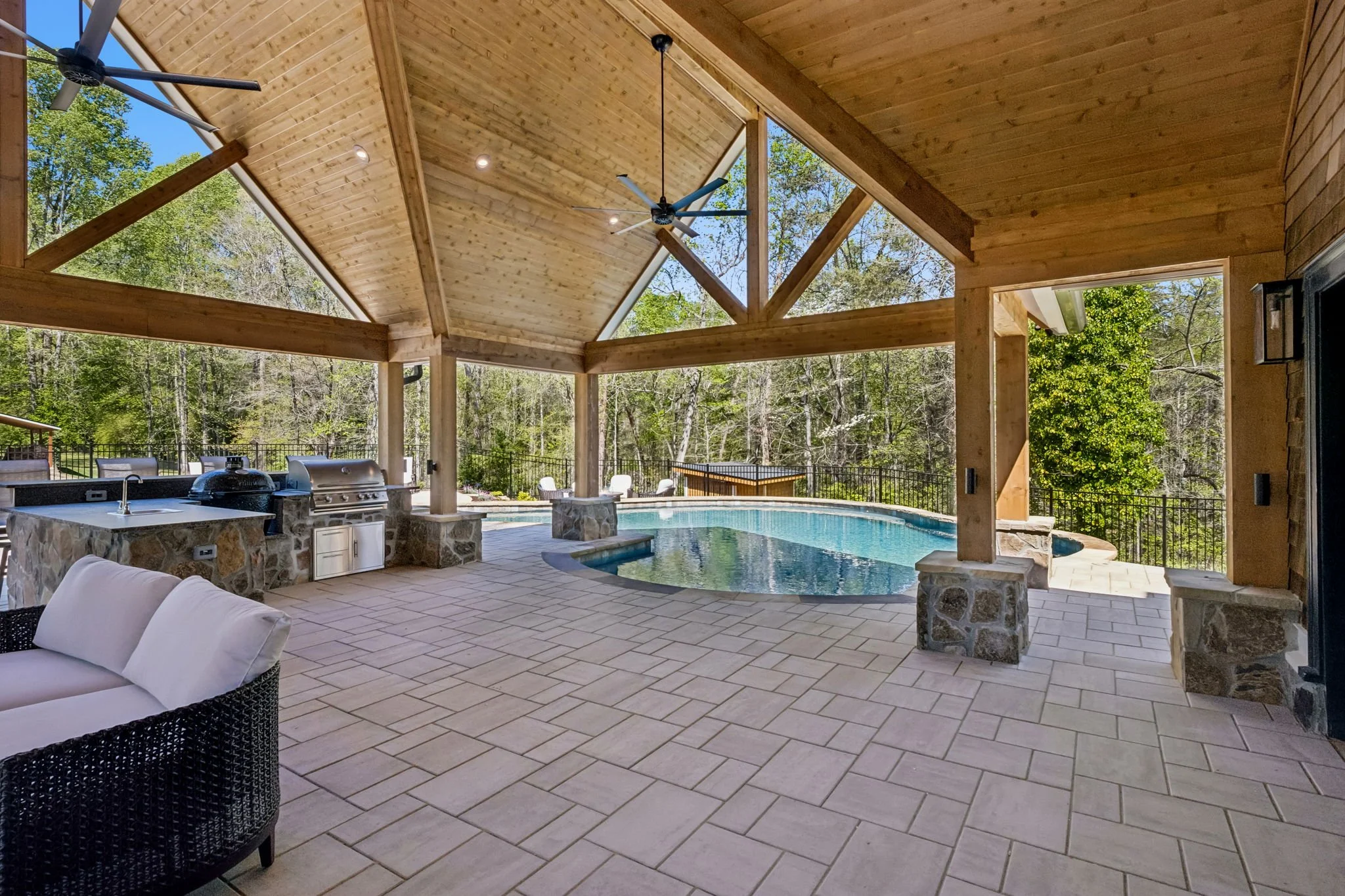 27-web-or-mls-4876 Newton Dr-27.JPG
