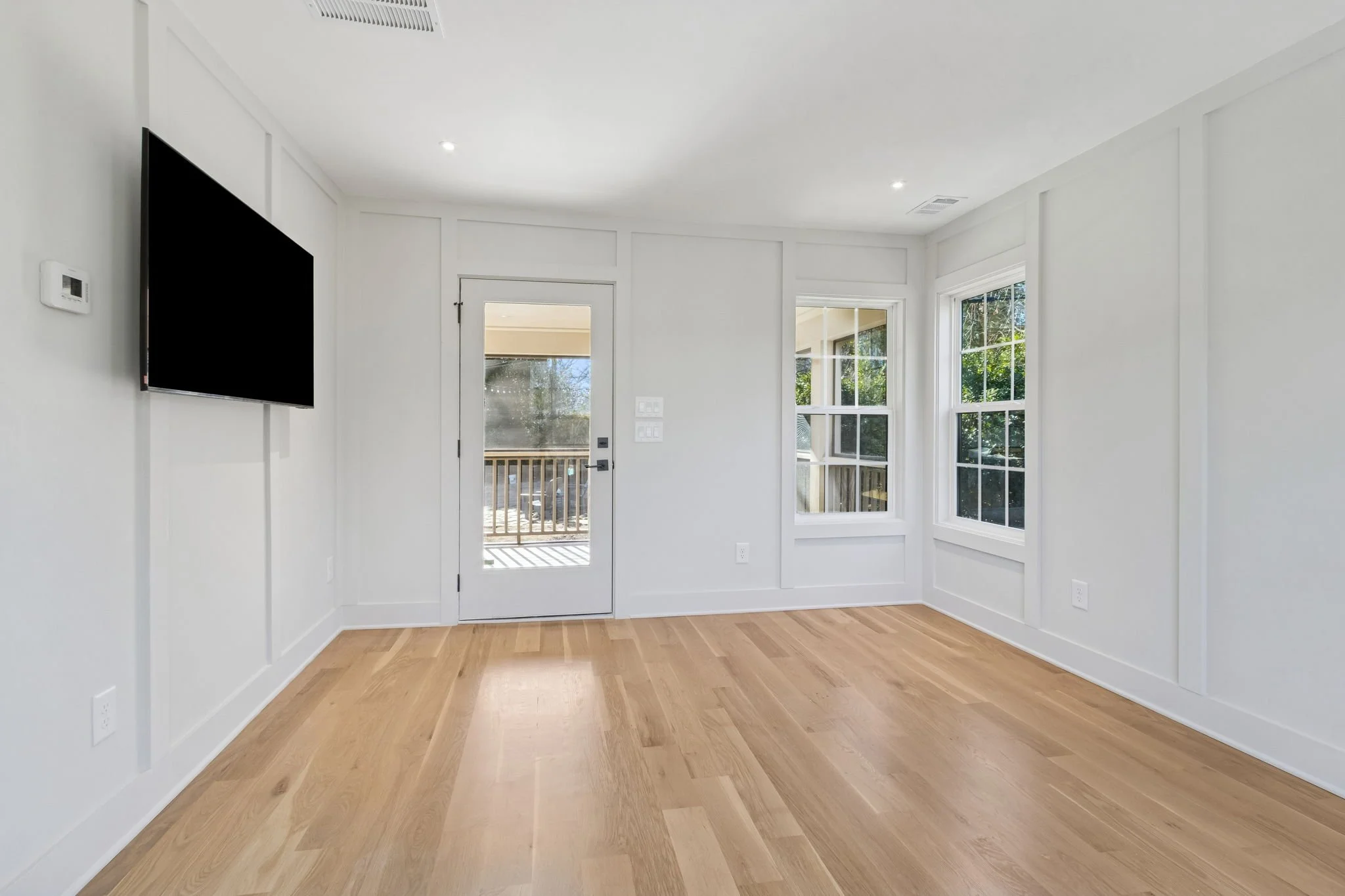 25-web-or-mls-1320 Harvard Rd-12.JPG