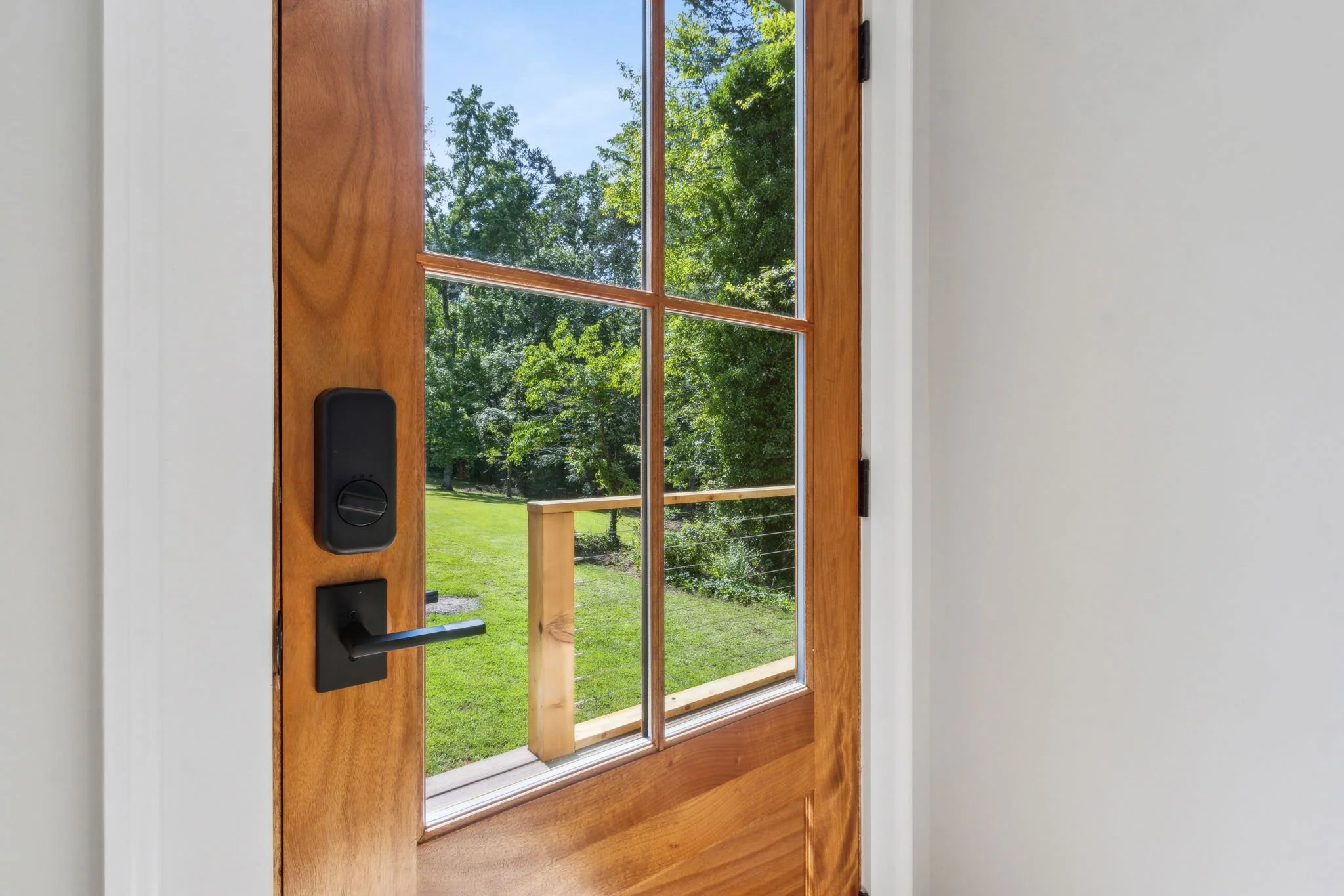 101-web-or-mls-4876 Newton Dr-50.jpg