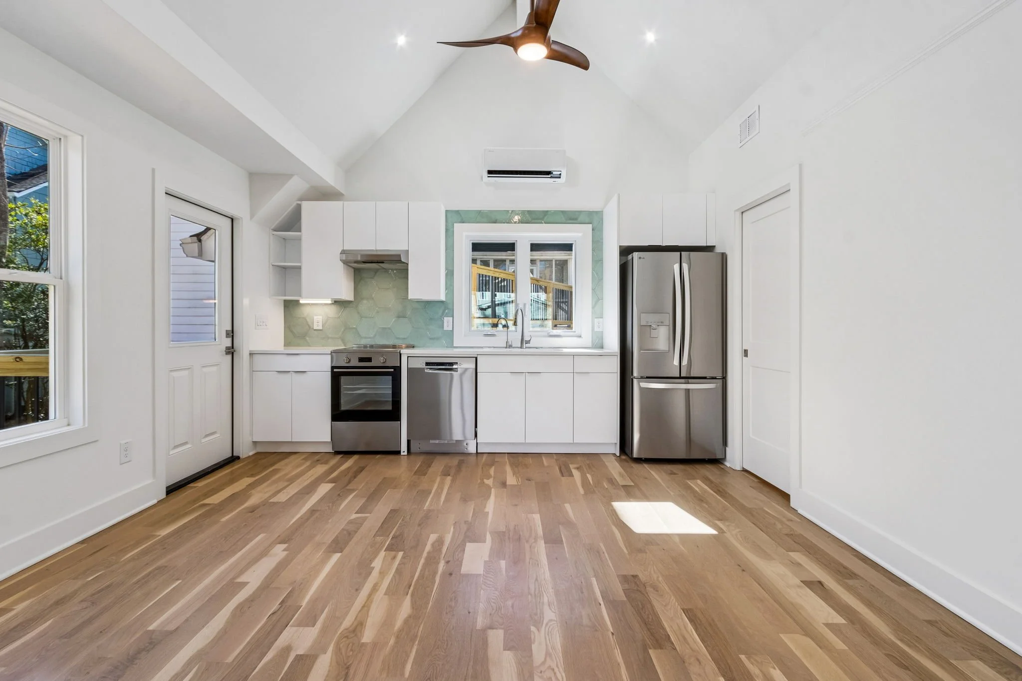 21-web-or-mls-127 Clarion Ave-21.JPG