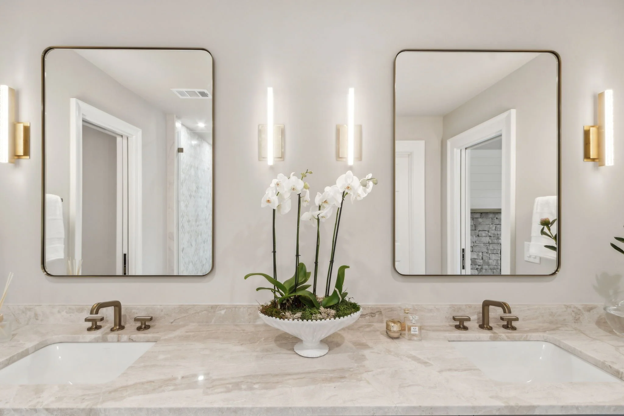 114-web-or-mls-4876 Newton Dr-63.jpg
