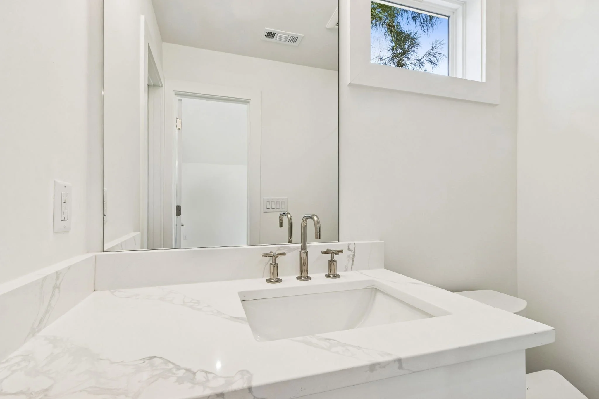 42-web-or-mls-127 Clarion Ave-42.JPG