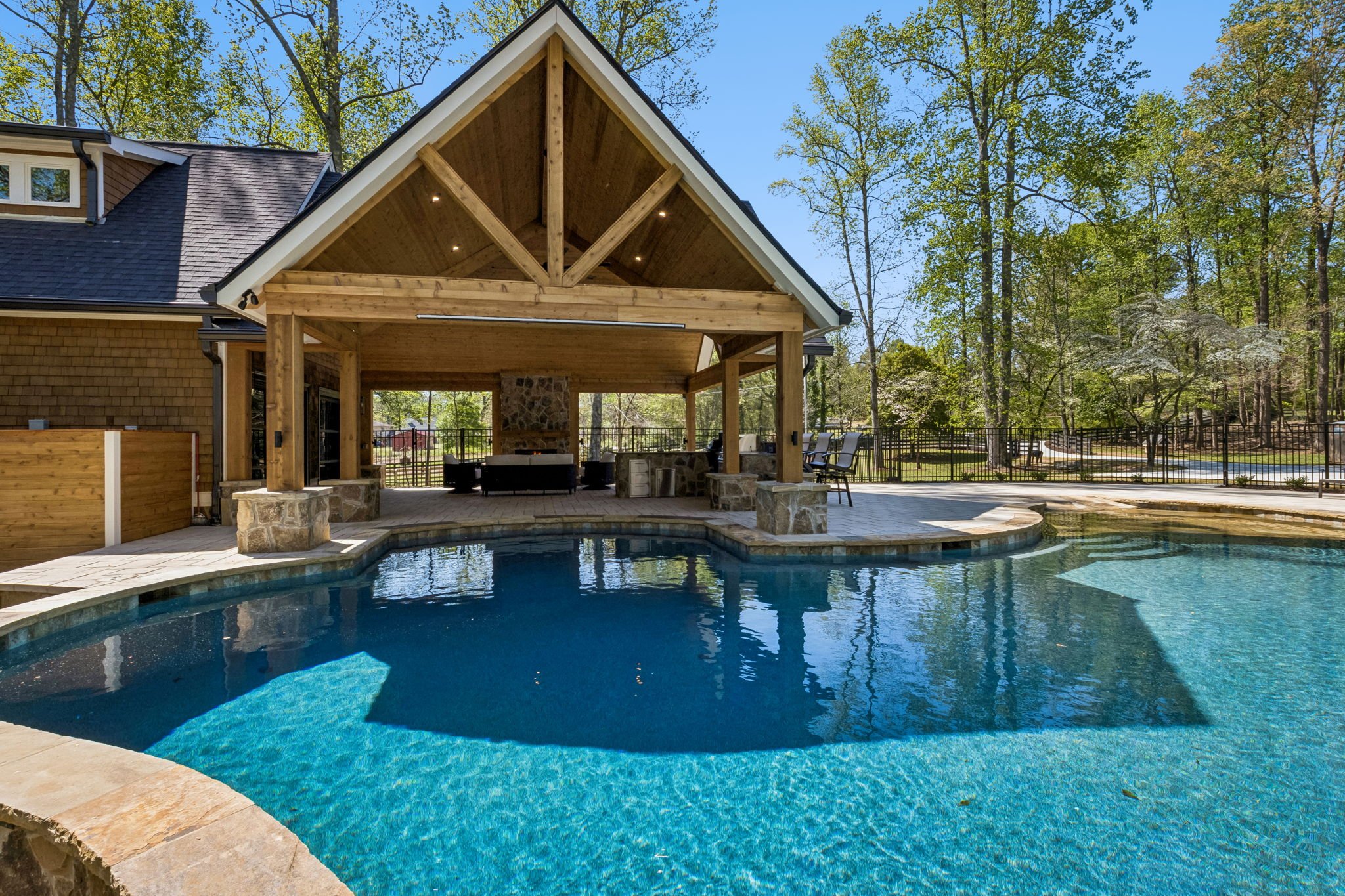 13-web-or-mls-4876 Newton Dr-13.JPG