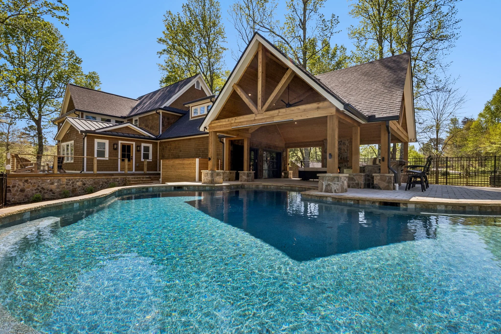 8-web-or-mls-4876 Newton Dr-8.JPG