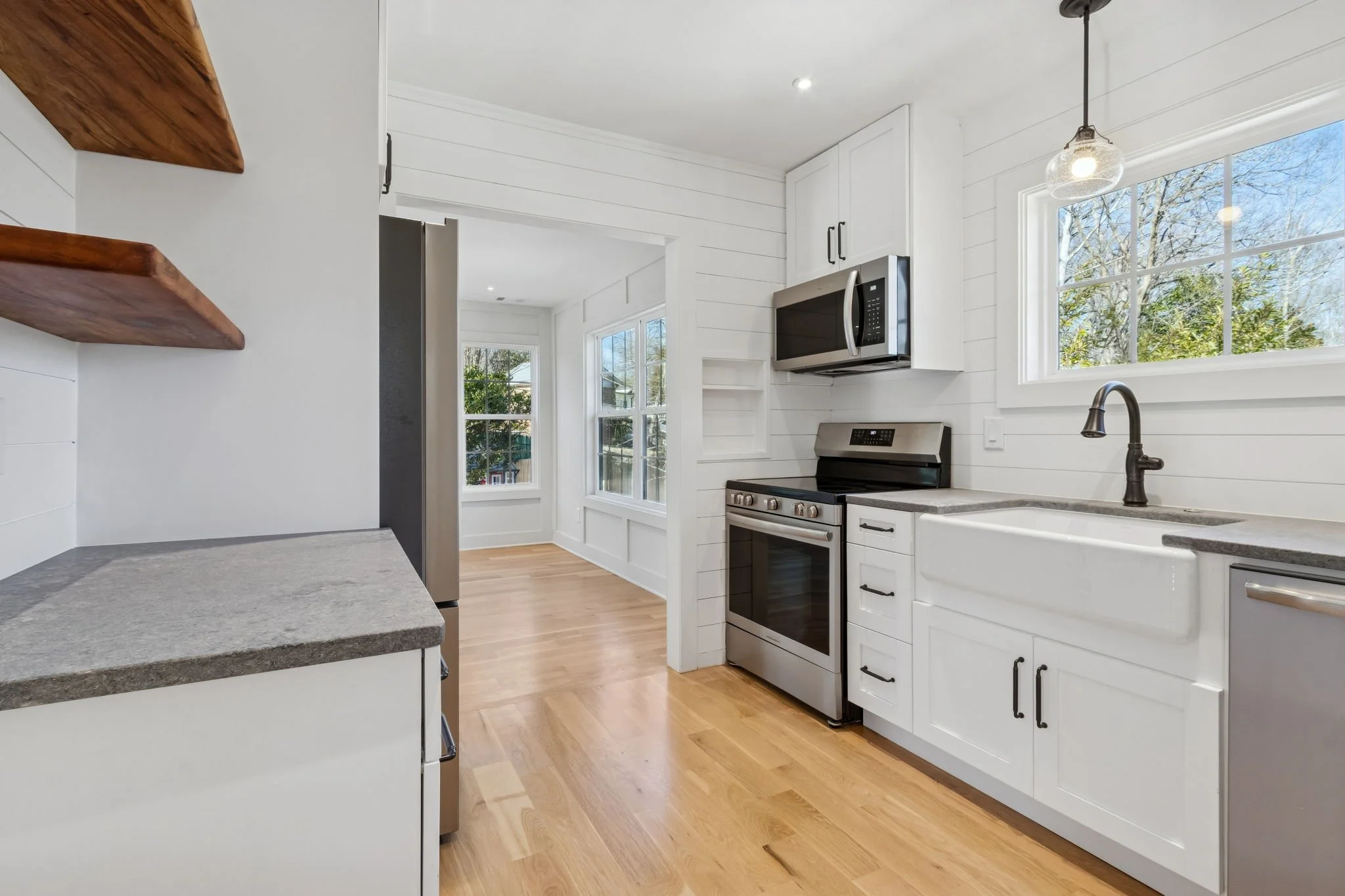18-web-or-mls-1320 Harvard Rd-5.JPG