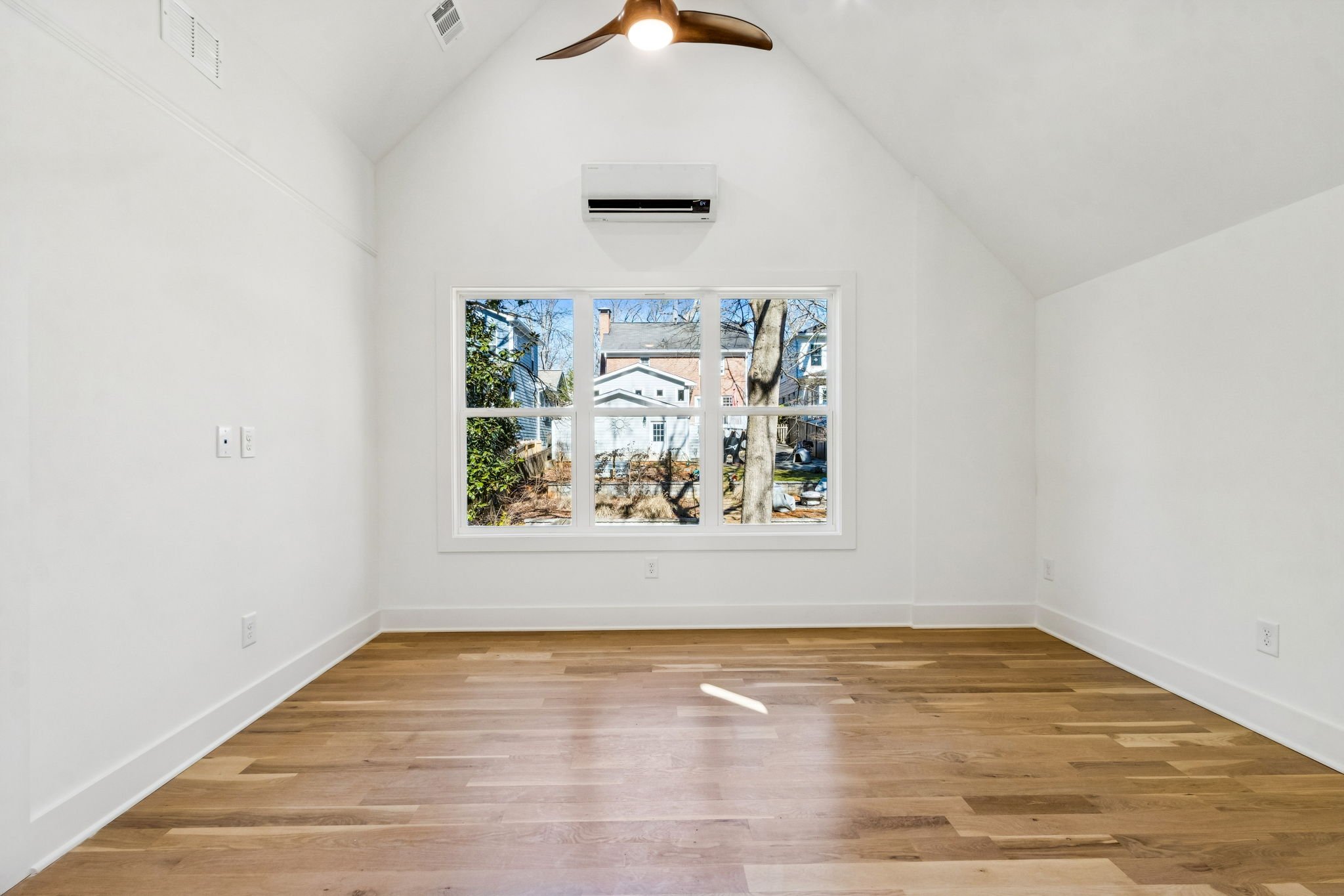 35-web-or-mls-127 Clarion Ave-35.JPG