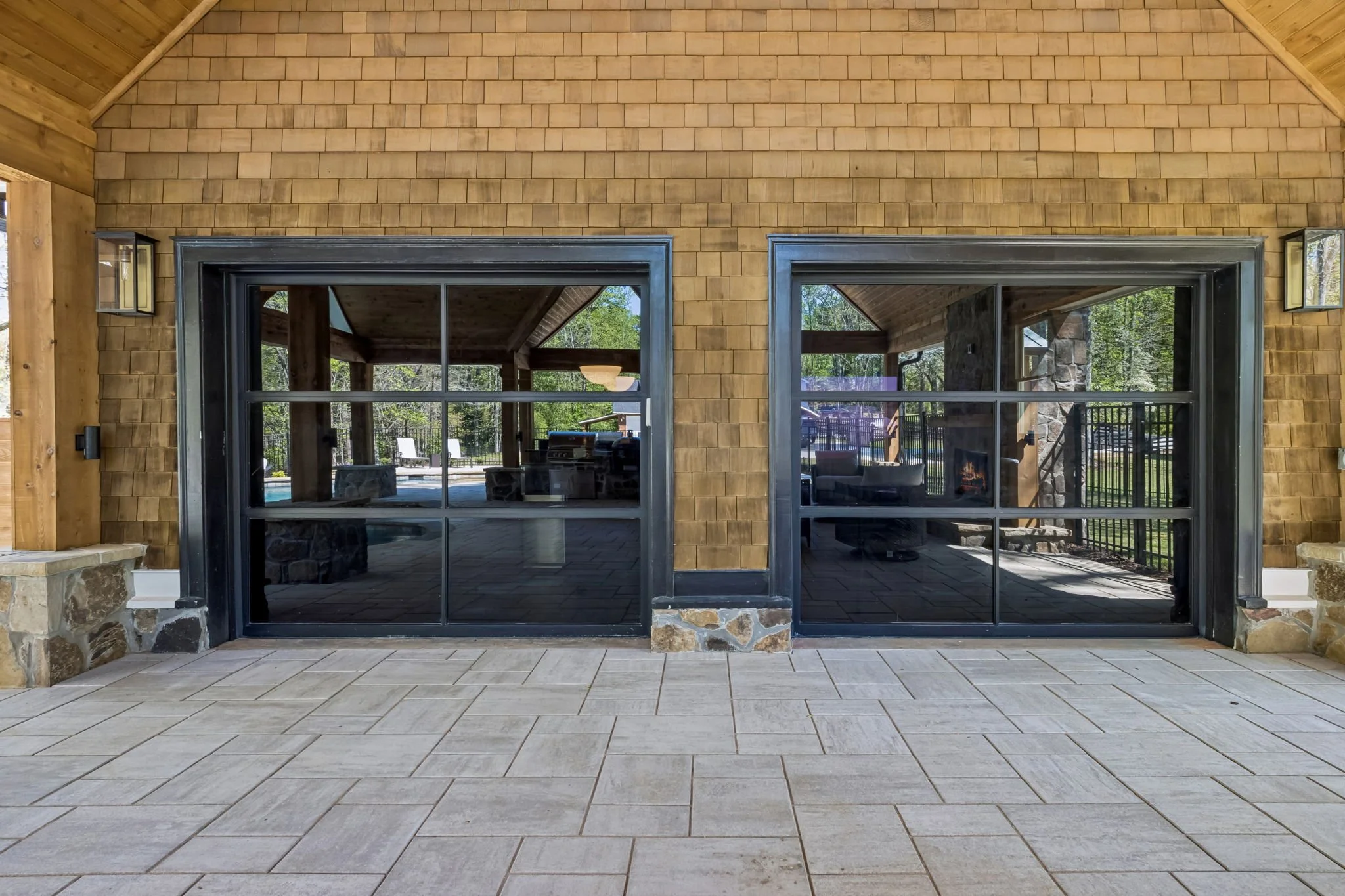 25-web-or-mls-4876 Newton Dr-25.JPG