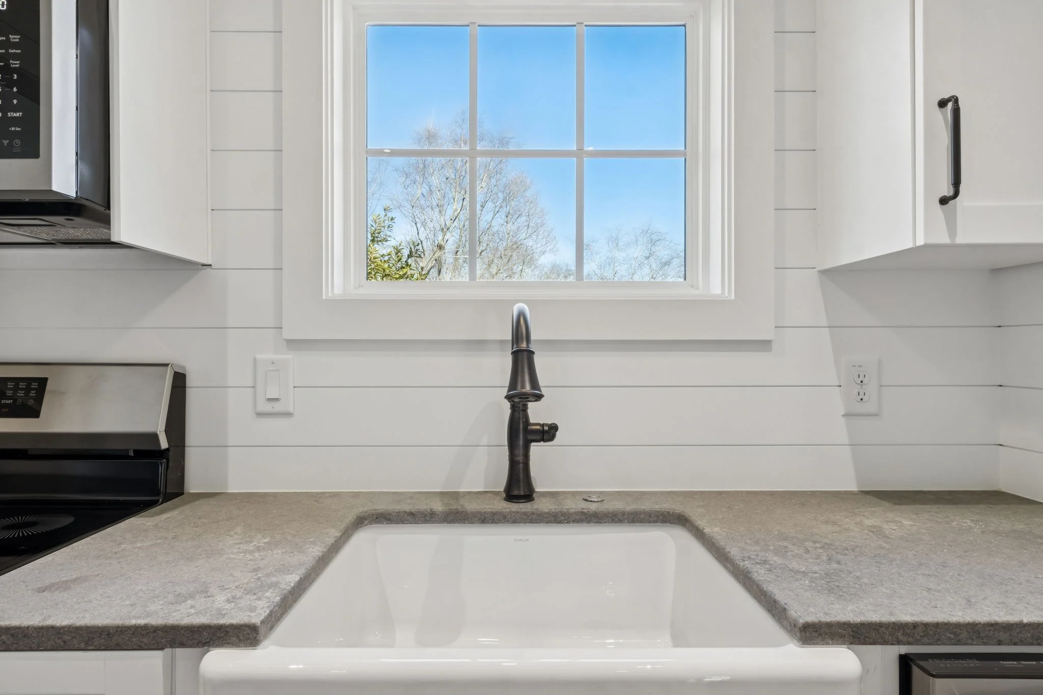 22-web-or-mls-1320 Harvard Rd-9.JPG