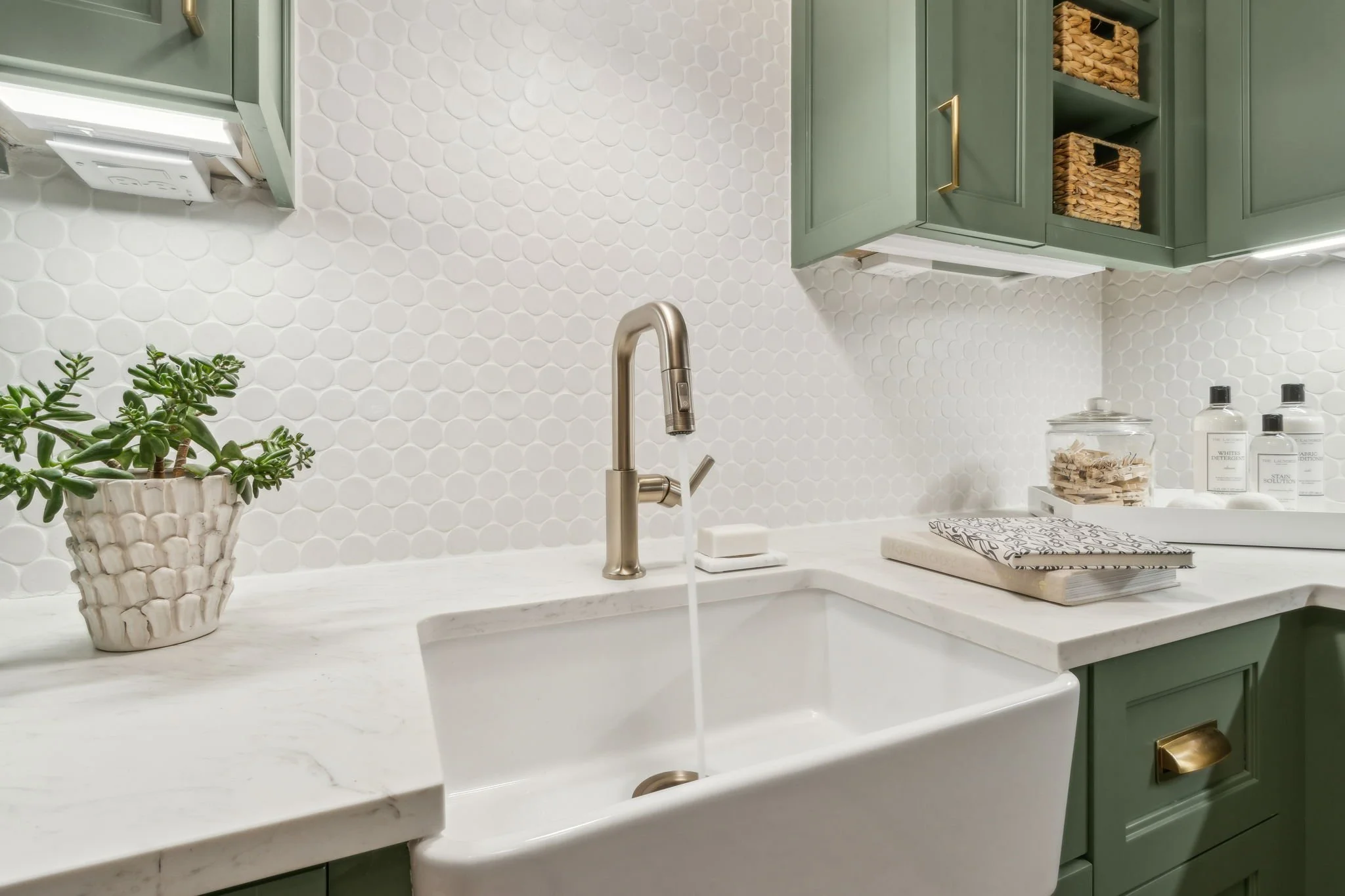 54-web-or-mls-4876 Newton Dr-3.jpg