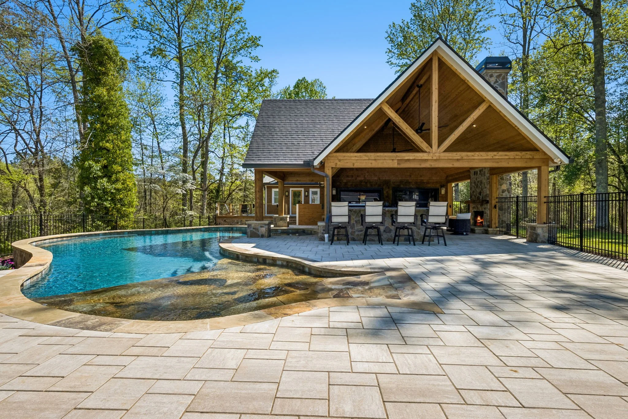 2-web-or-mls-4876 Newton Dr-2.JPG