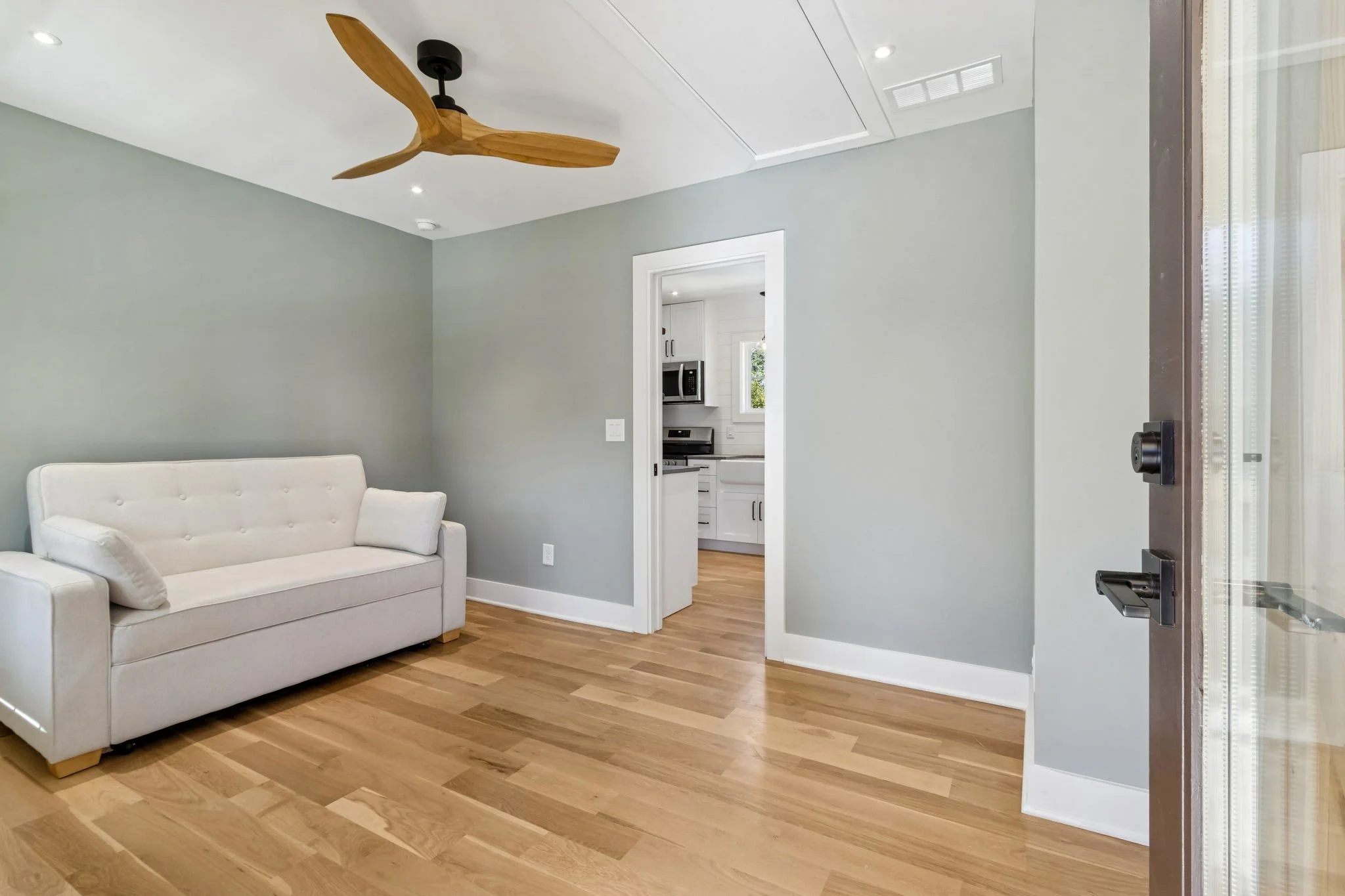 14-web-or-mls-1320 Harvard Rd-1.JPG