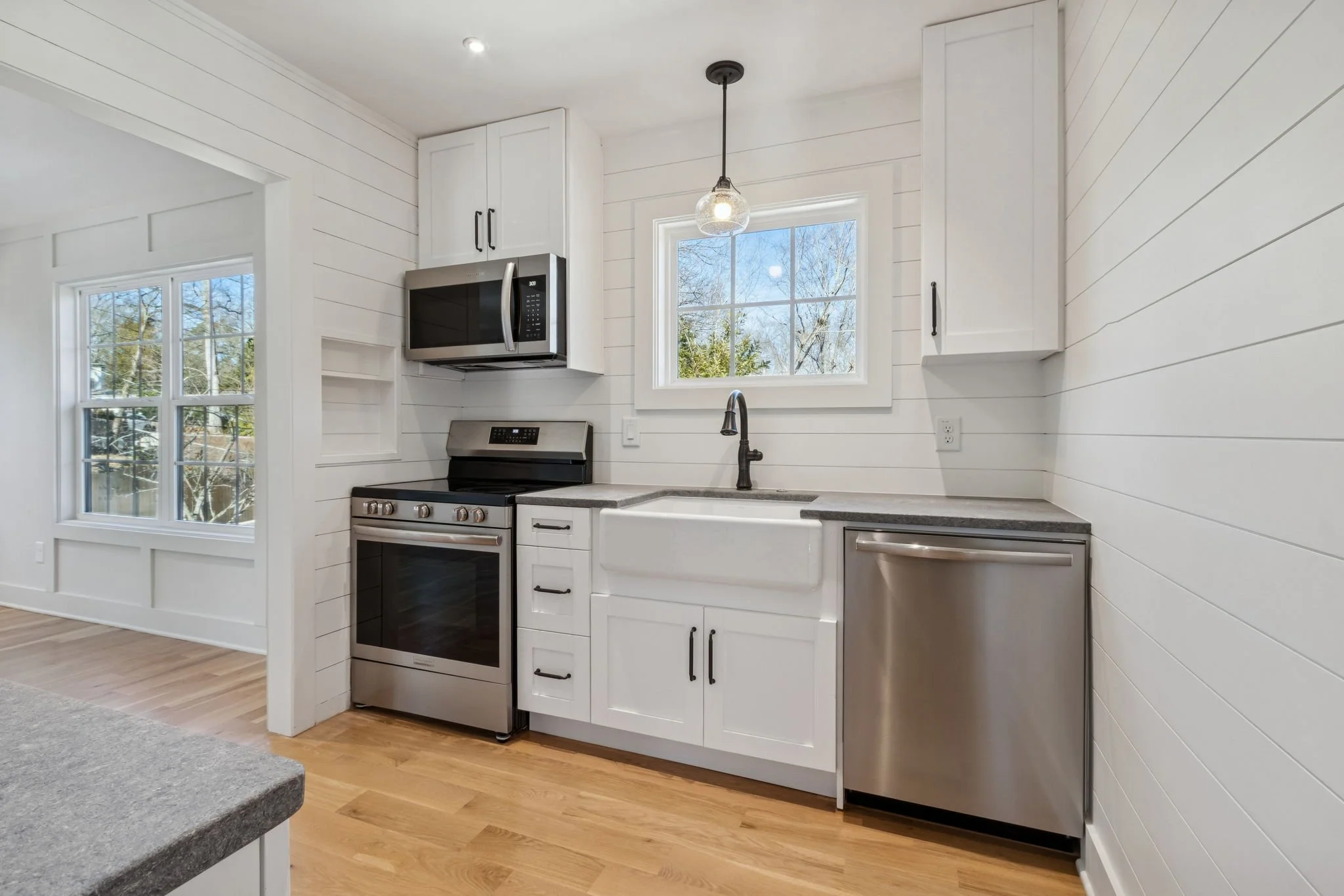 20-web-or-mls-1320 Harvard Rd-7.JPG