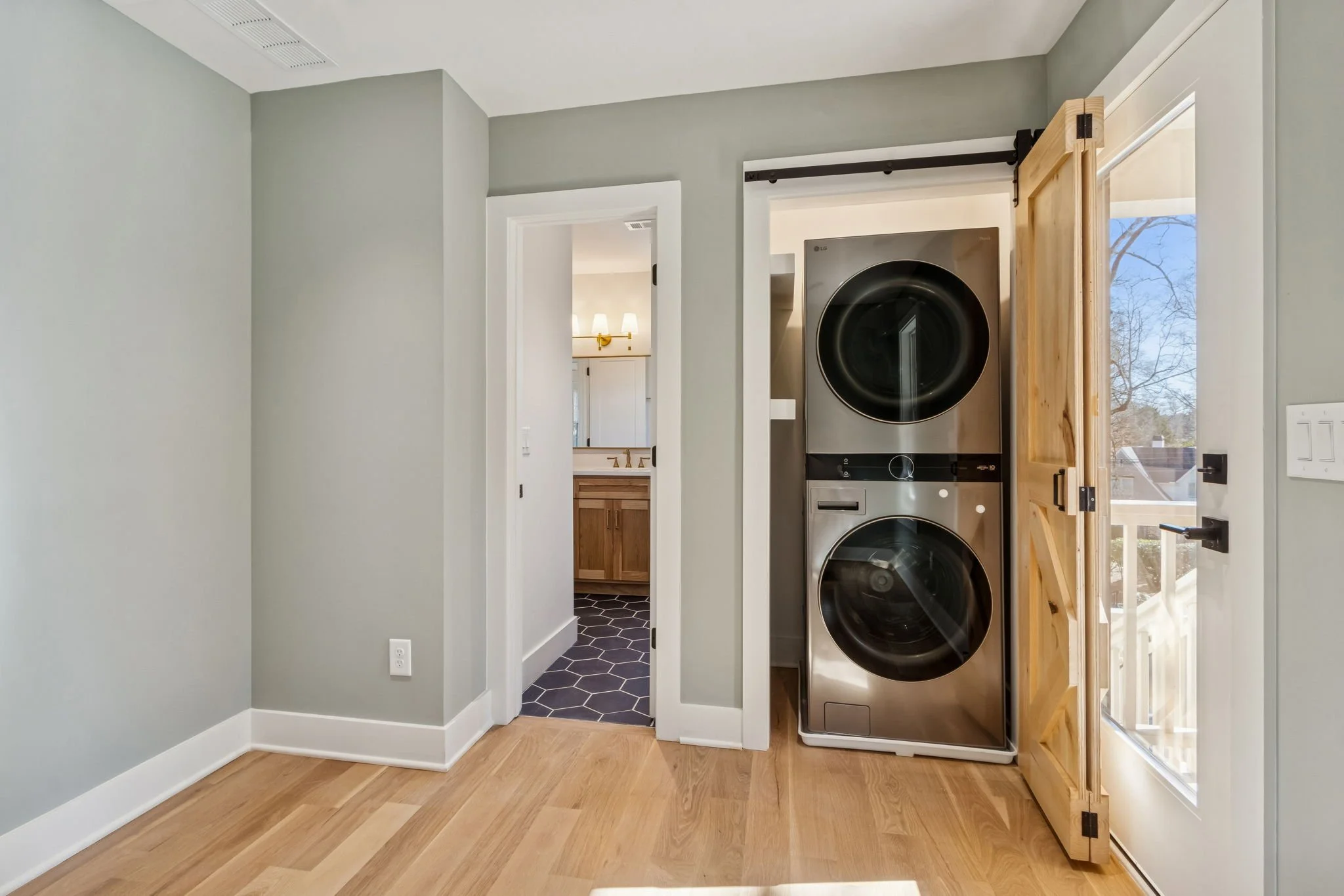 50-web-or-mls-1320 Harvard Rd-37.JPG