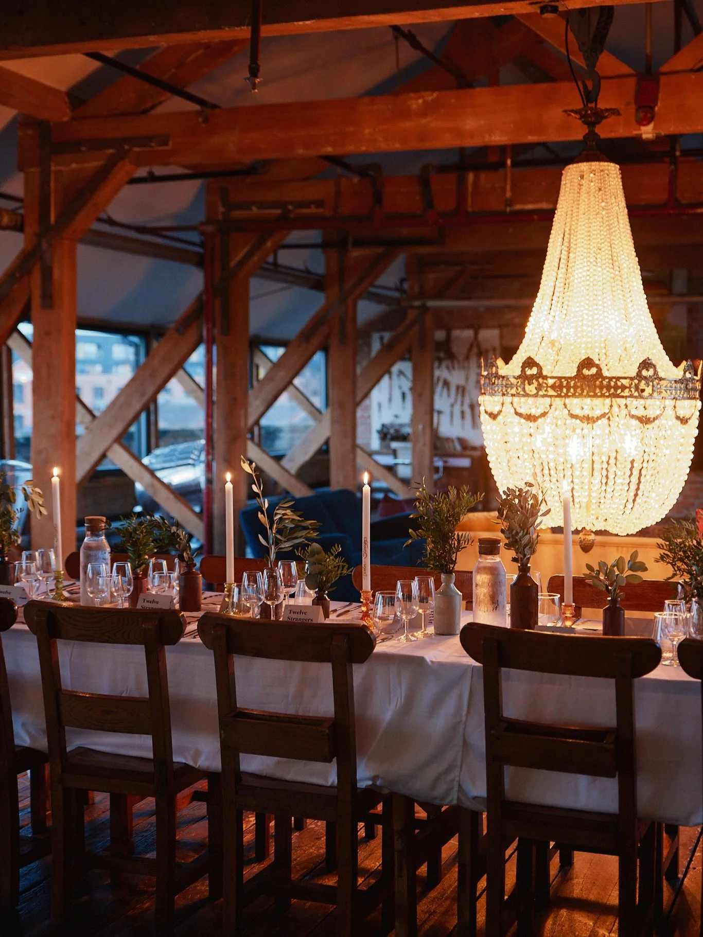 The loft at twilight >>>>>
Your space to transform into an intimate dinner spot or a dazzling dance floor. Got plans in mind? Drop us a DM or send an email 💫