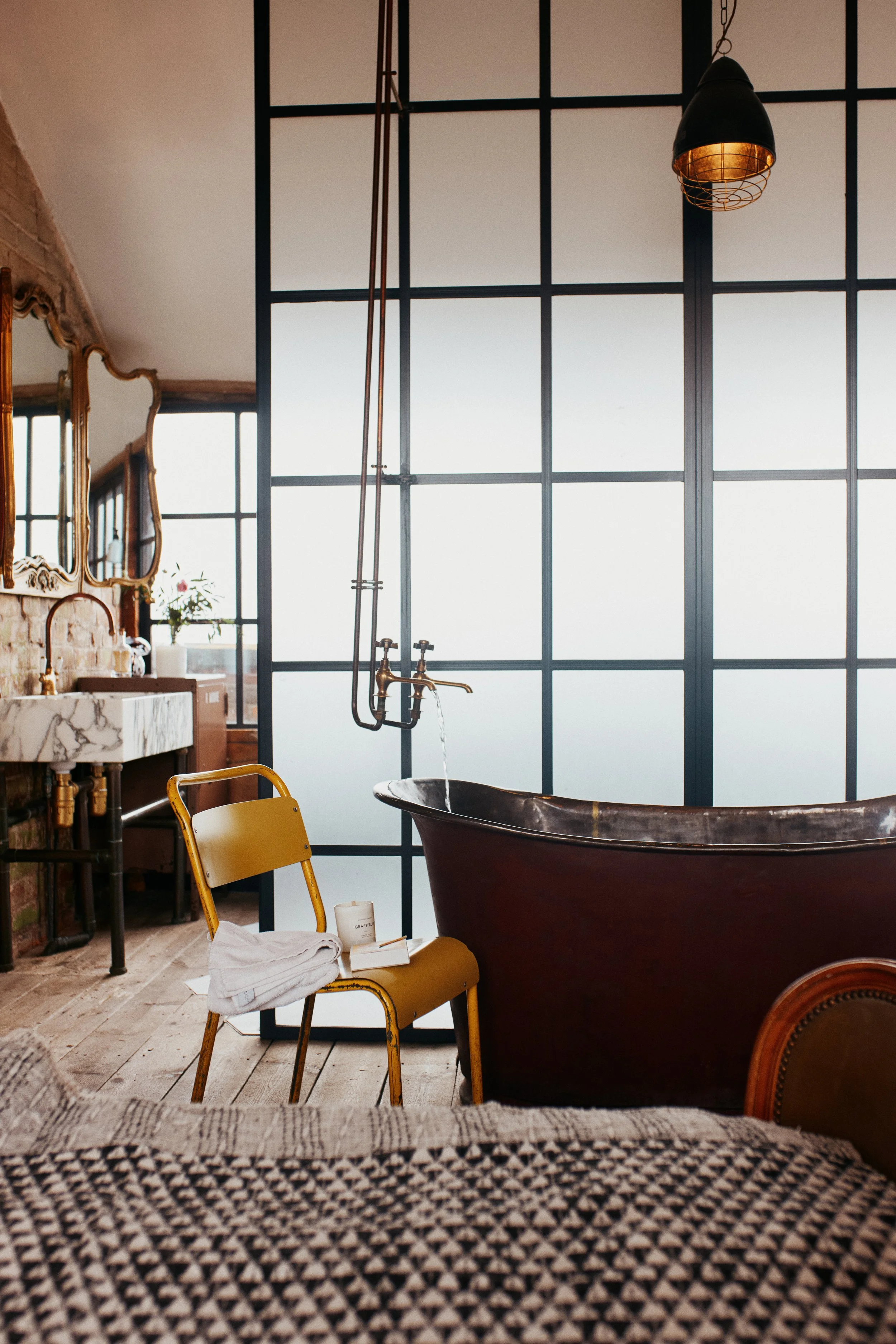 The freestanding copper bath