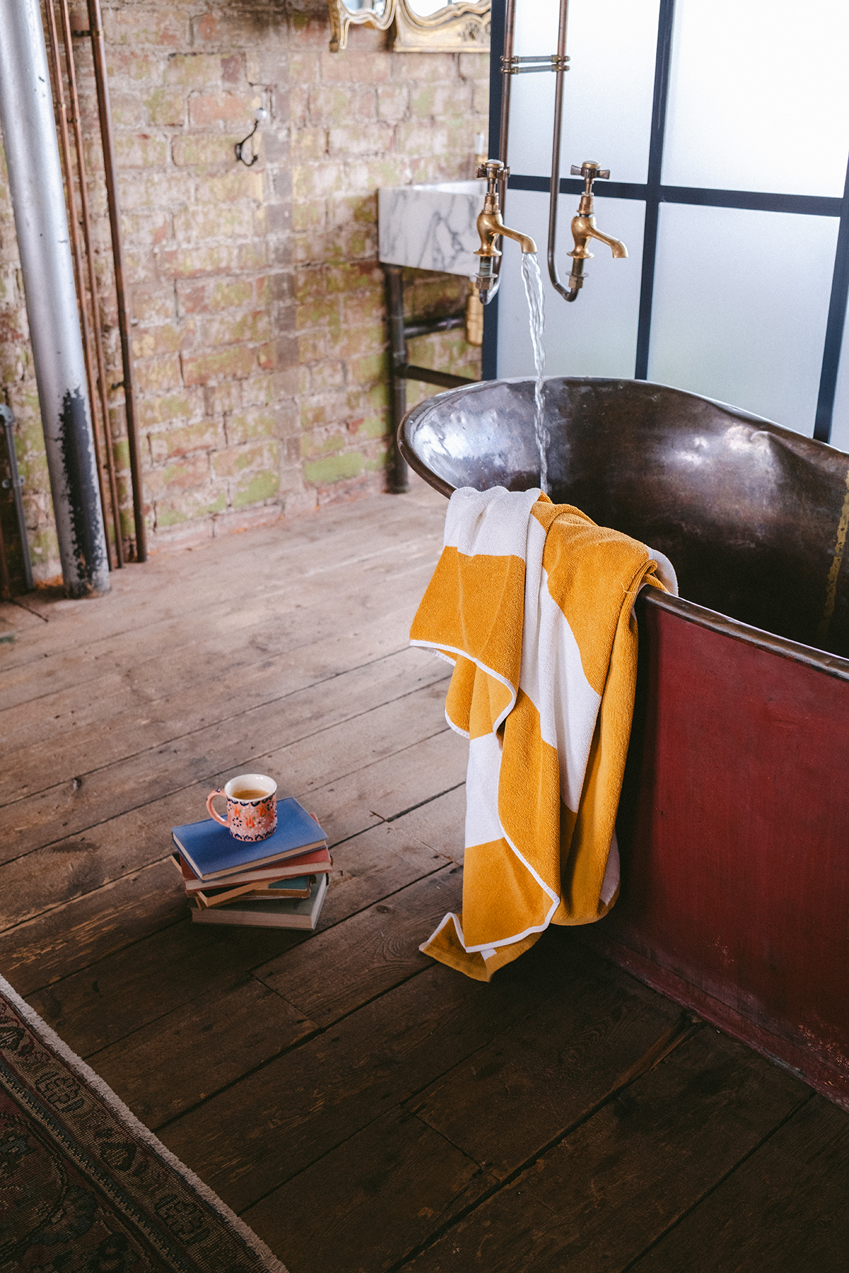 The freestanding copper bath
