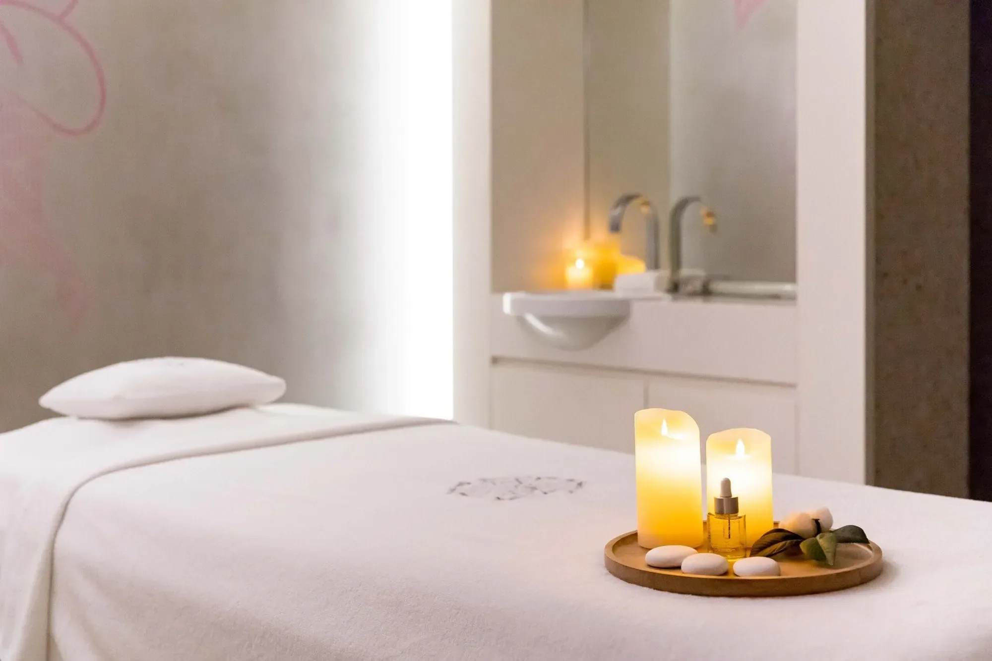 imgi_93_Hotel-de-Paris-Saint-Tropez-Spa-by-Clarins-Credit-Vanessa-Lambert-1-scaled.webp