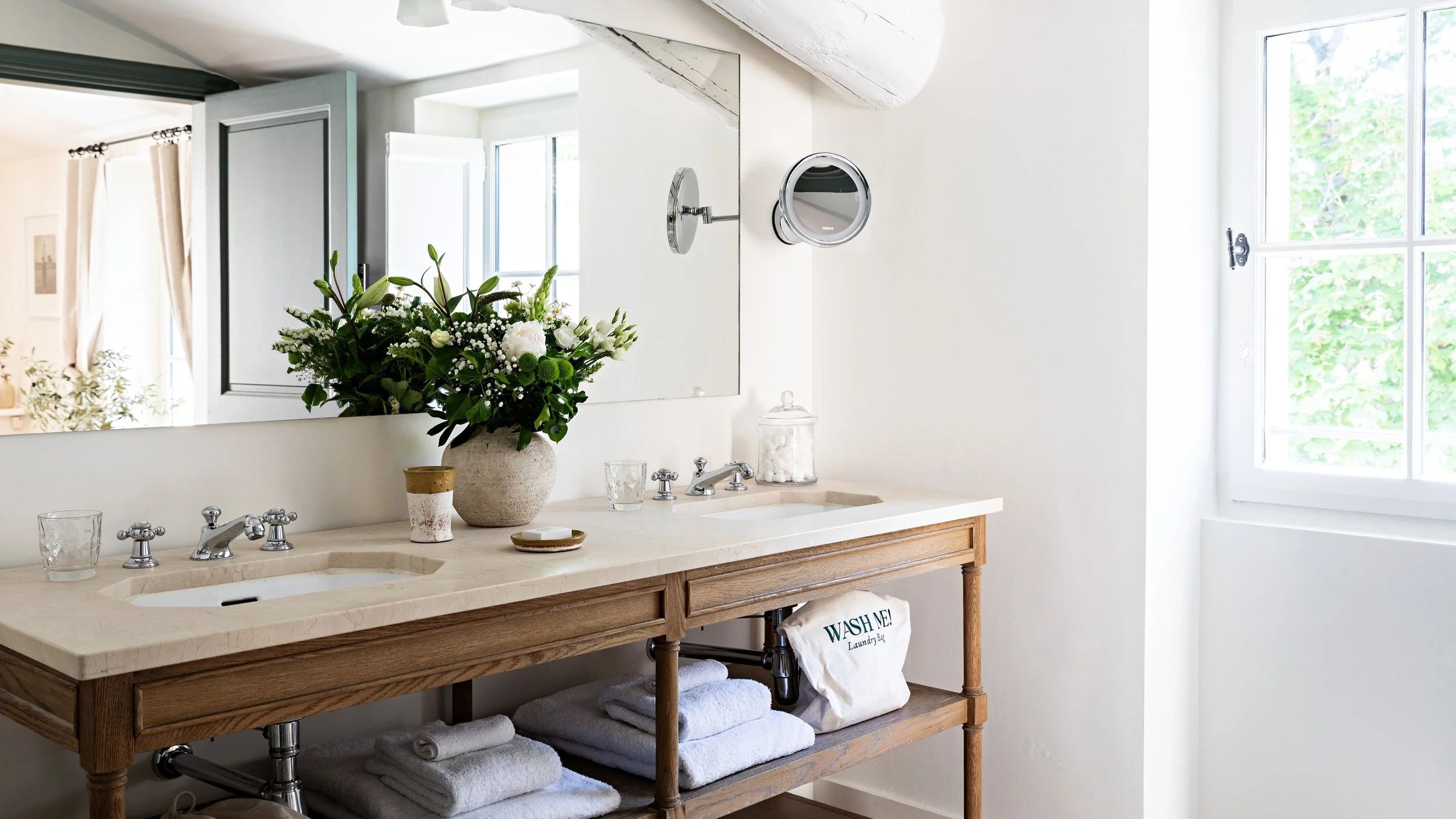 Bathroom - Domaine de Fontenille.jpg