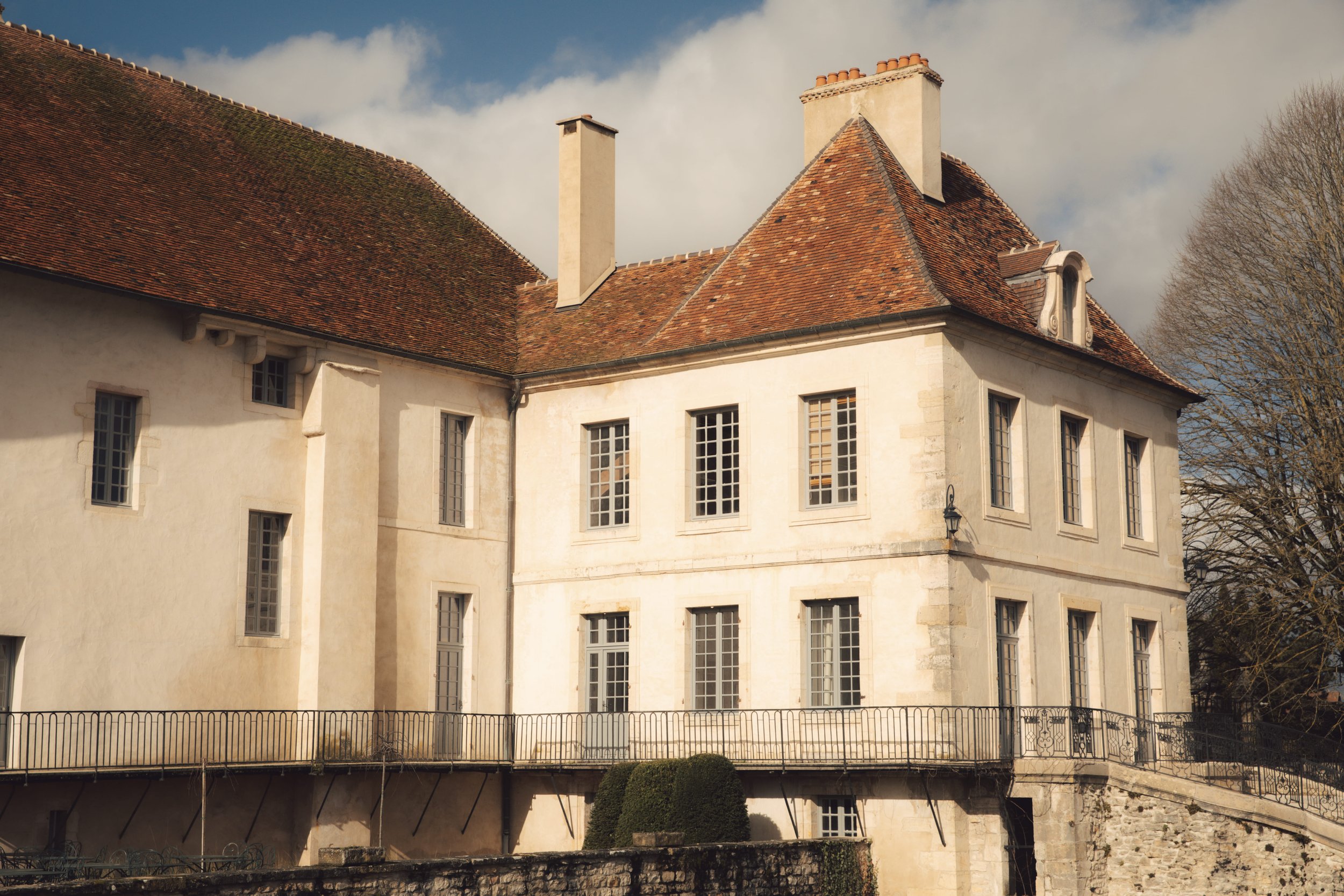 LesSourcesdeVougeot_Exterieur_©Jules Focone (7).jpg