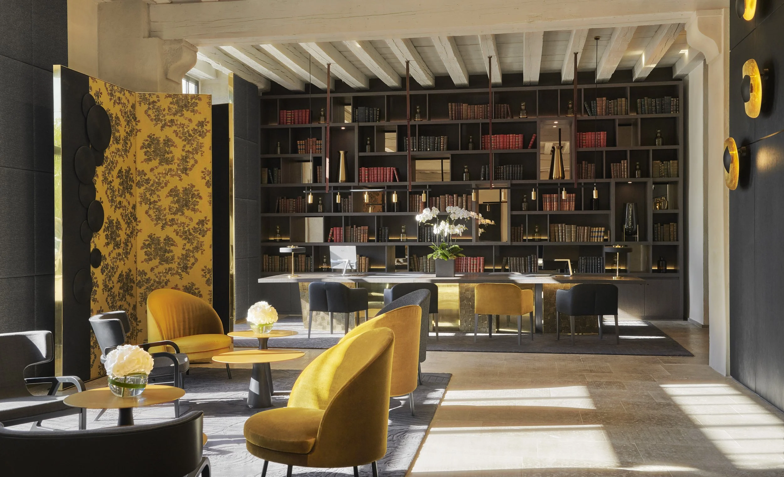 IC Lyon_FrontDesk_(c)InterContinentalLyon.jpg