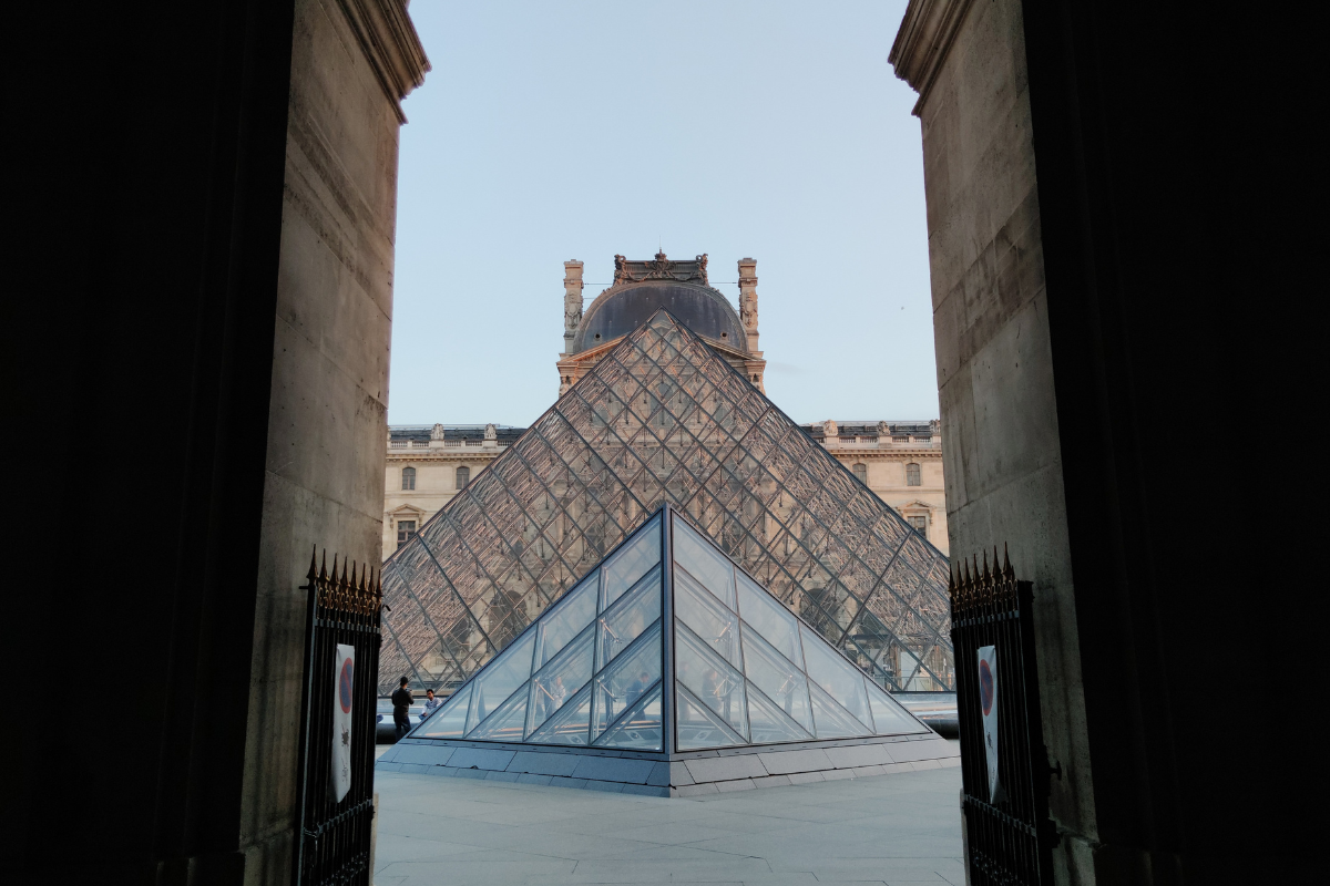 cc-louvre-tresure-hunt-pre-teens-paris.png