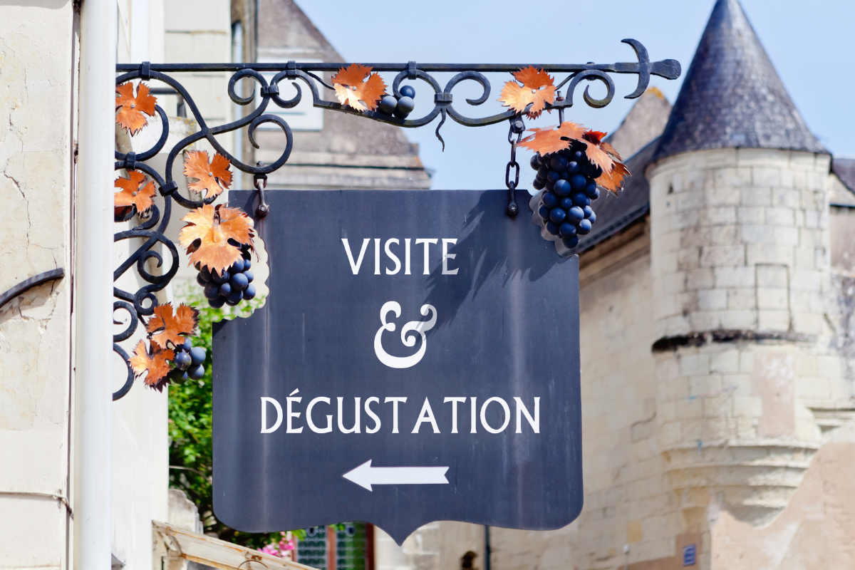 loire-valley-wine-tasting-sign-town.png