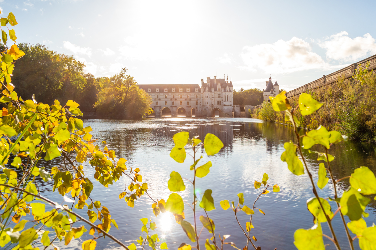 loire-valley-chenonceau-chateau-river.png