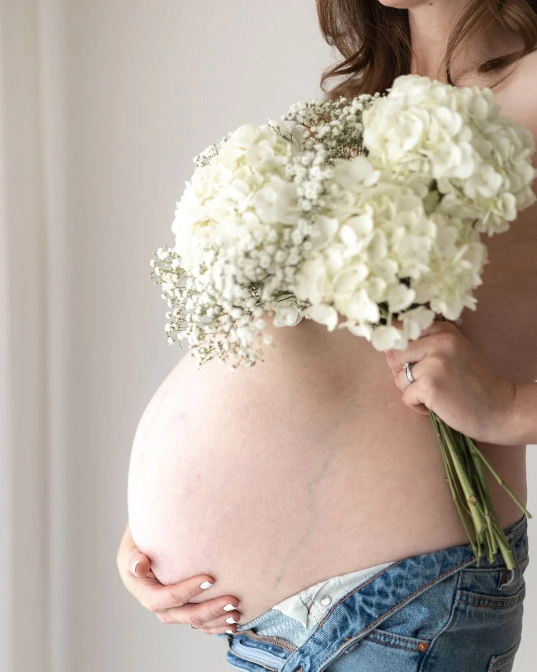 Why am I obsessed with these photos?
Firstly&hellip; mum looks absolutely incredible.
But more than that, this was her third pregnancy, and she booked a last-minute shoot simply to celebrate her body. 
Taylor Swift, a bit of Beyonc&eacute;, and a few