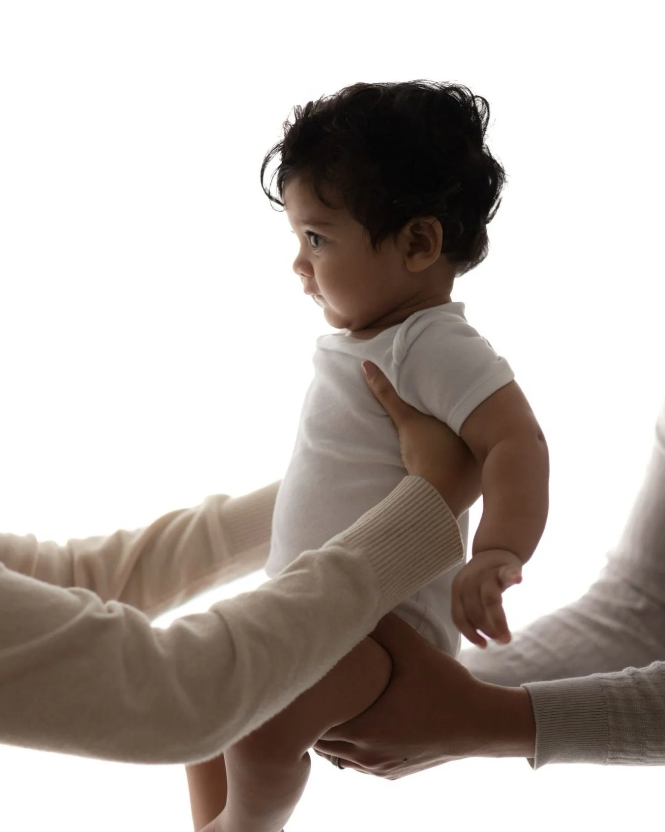 The little family moments of milestone sessions, between the teddies and the bathtub chaos. 🤍