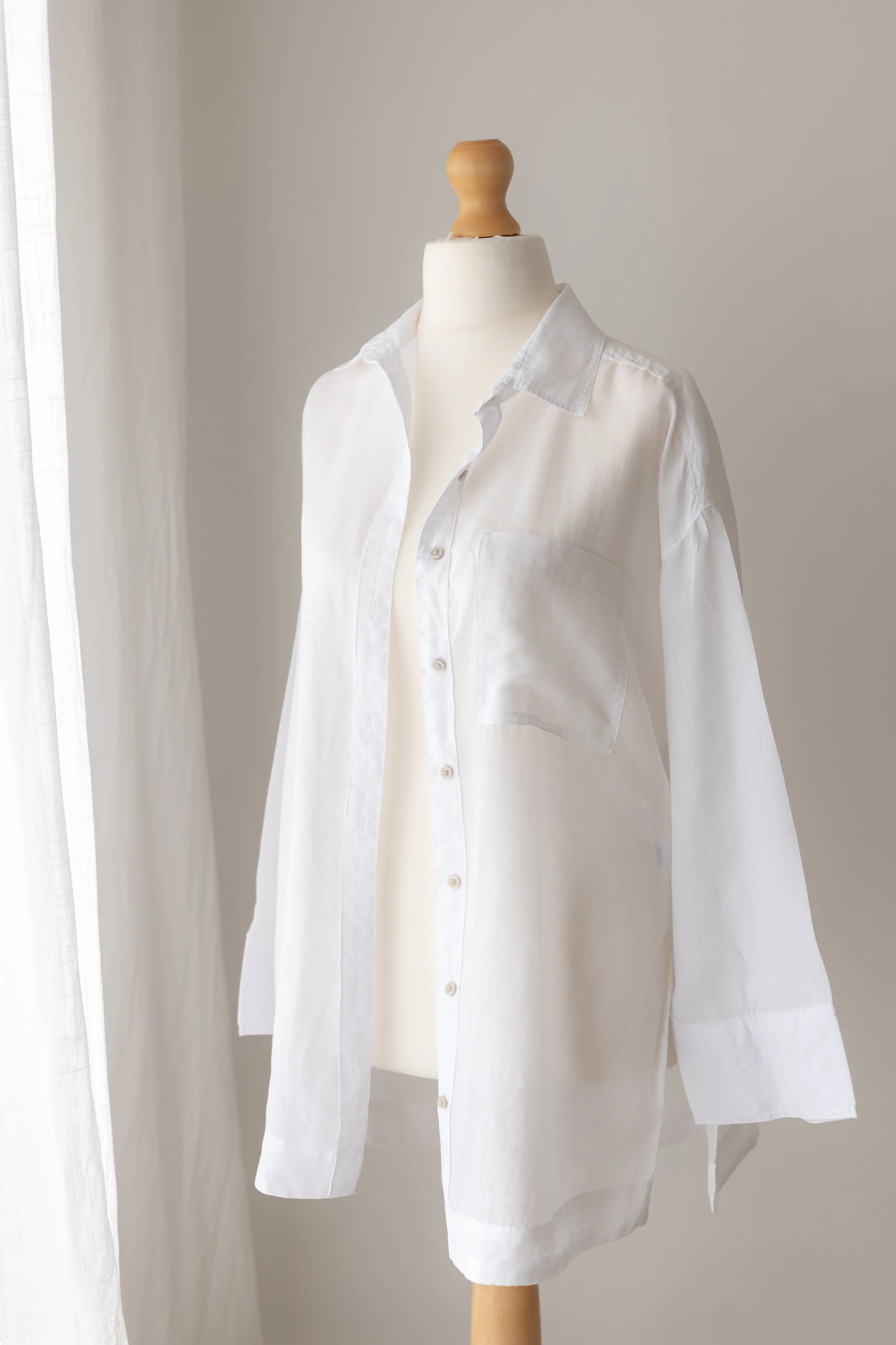 Fits: Small-Medium
Perfect for: Maternity open and breastfeeding photos
