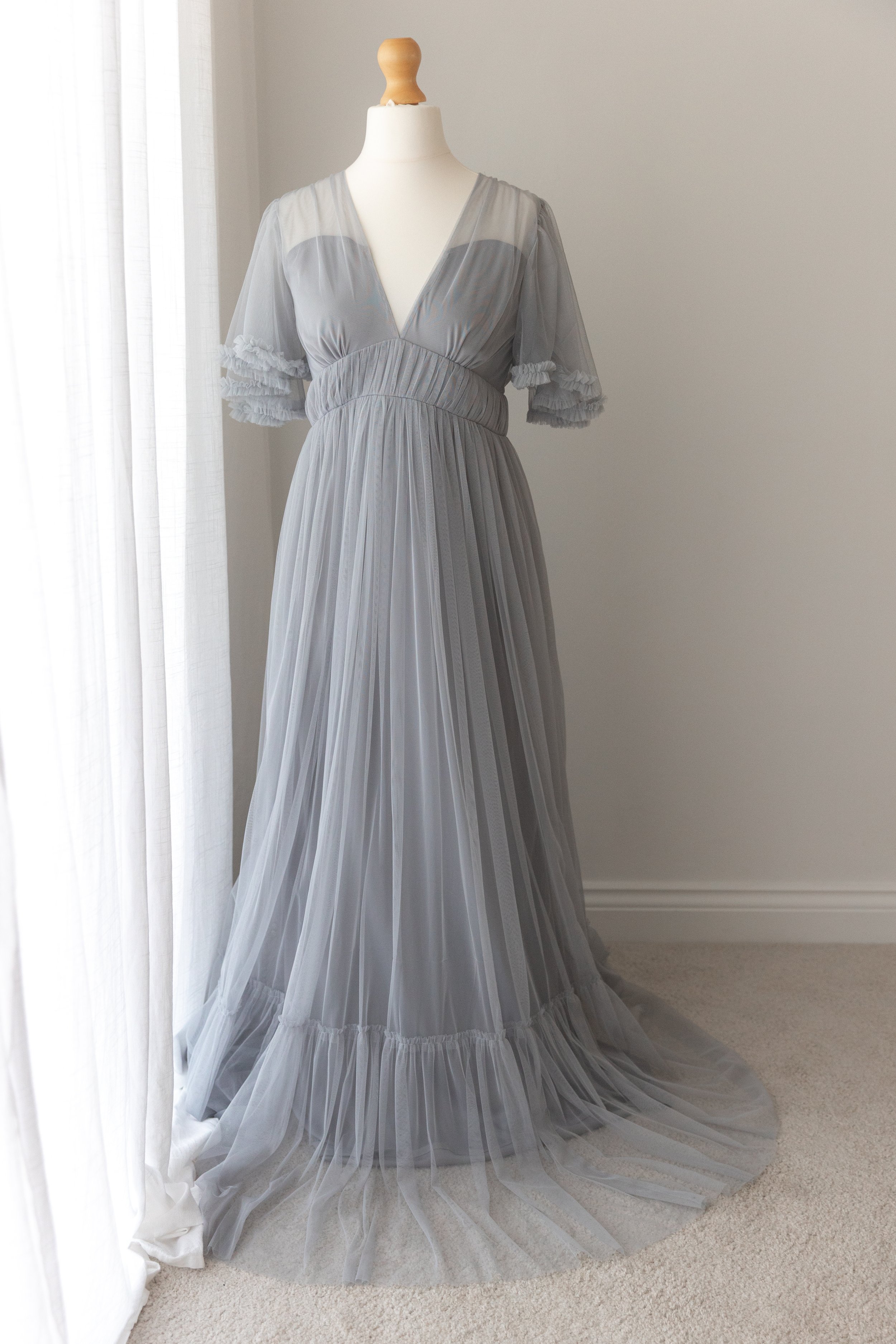 Fits: Small
Perfect for: Maternity Sessions, Postpartum and Family Sessions