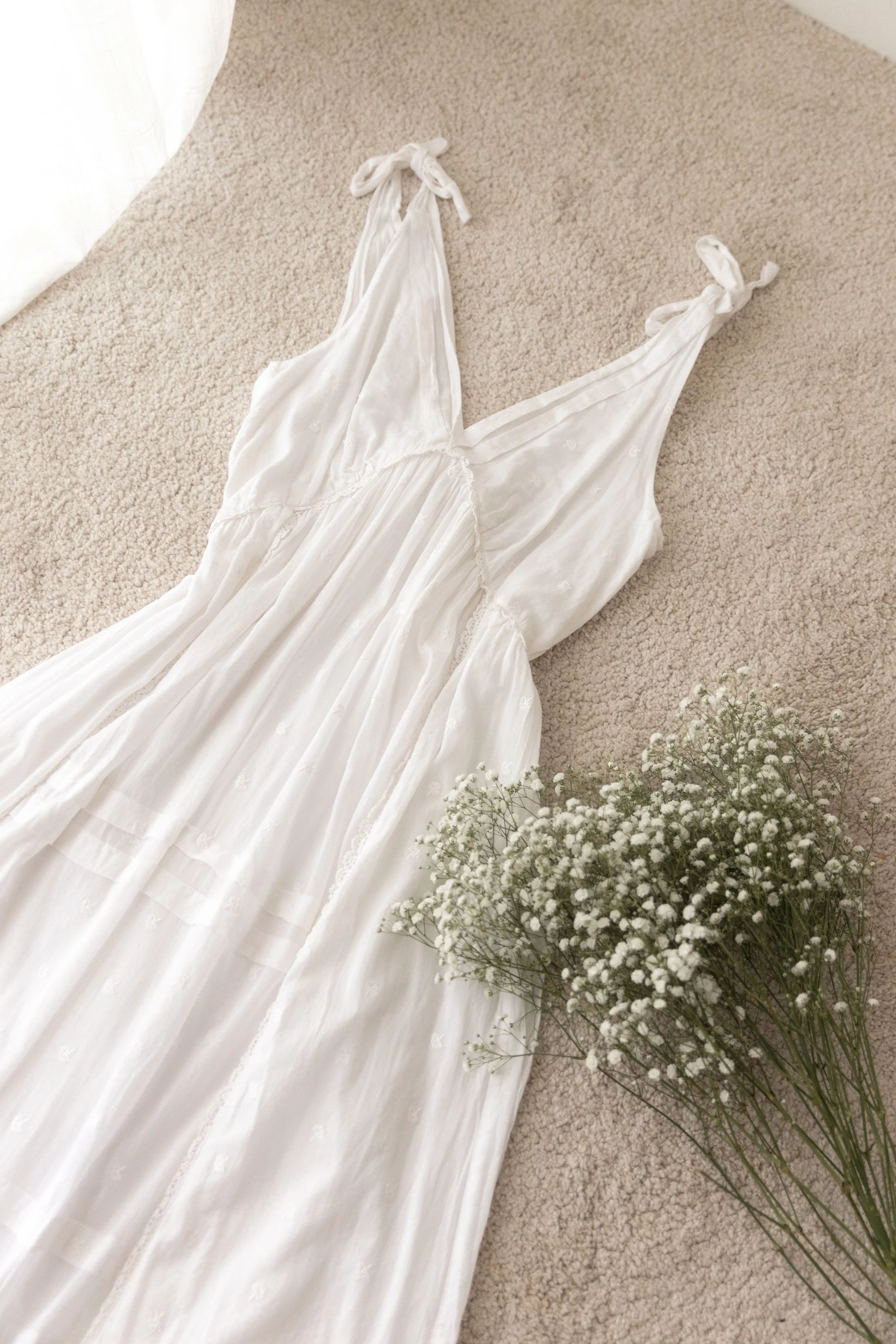 Fits: Small- Medium
Perfect for: Maternity, Postpartum Mamas & Family Sessions