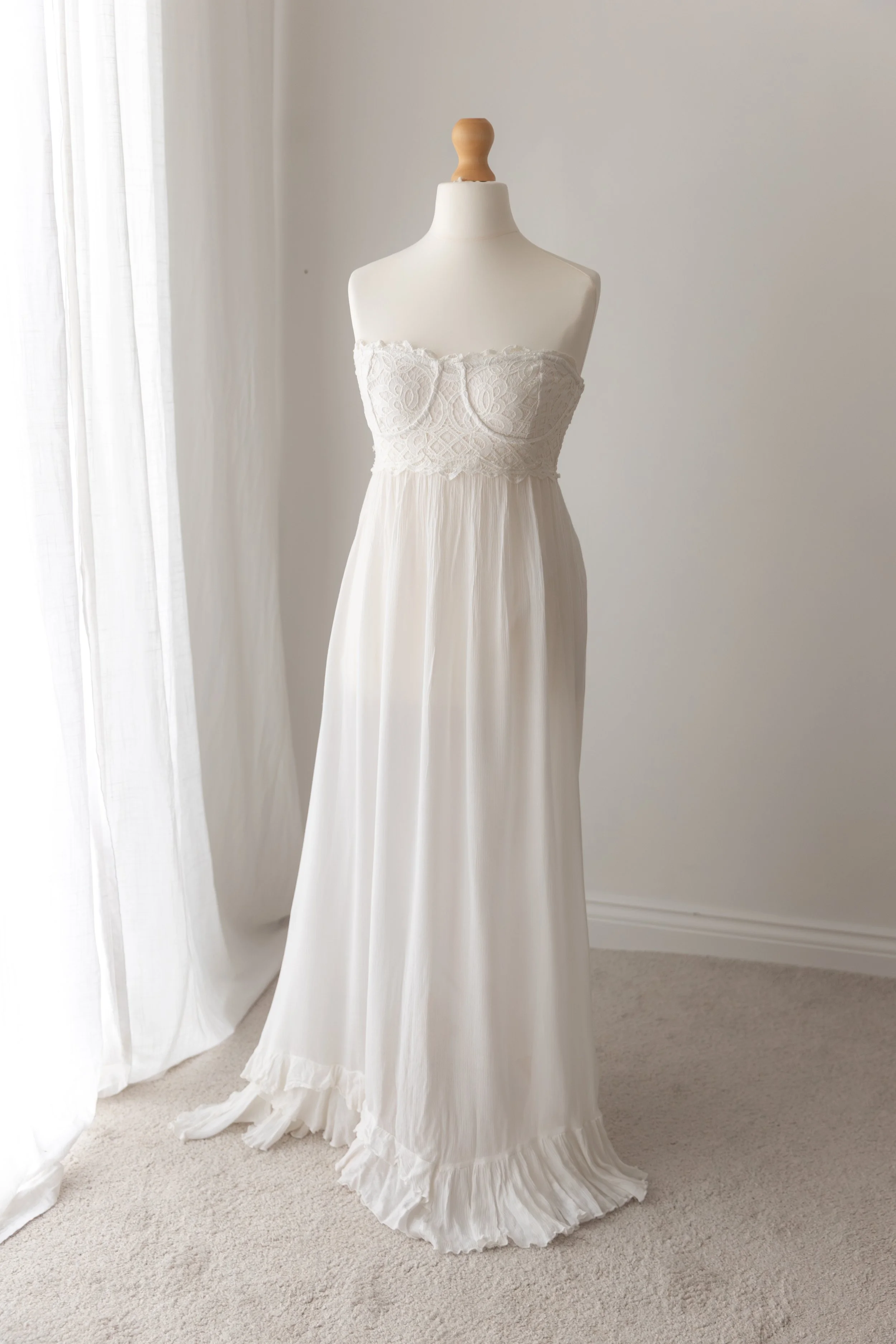 Fits: Small
Perfect for: Maternity, Postpartum, Family sessions